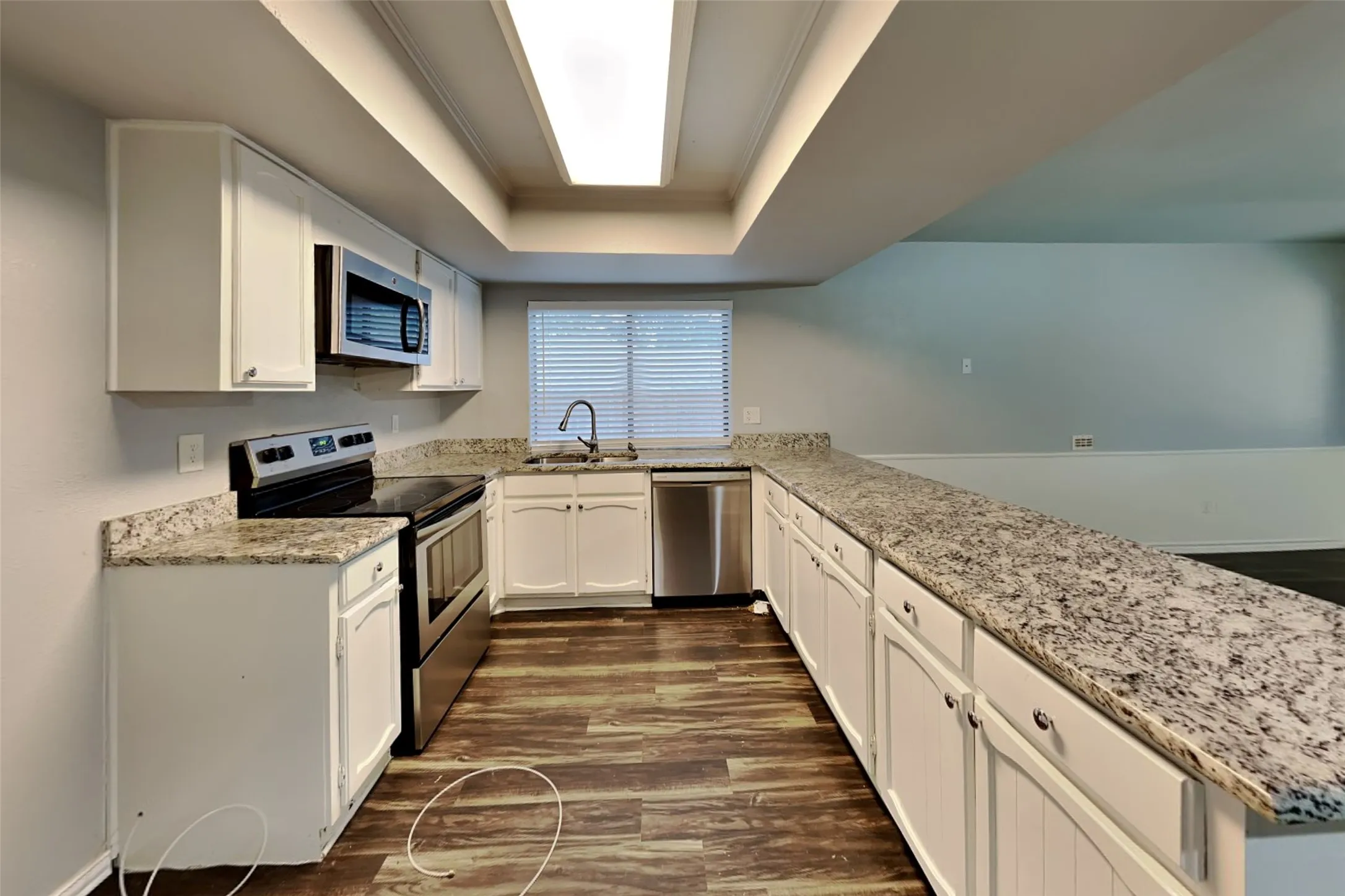 Single Family Residence For Sale in Denton County , 1711 Chesterfield Drive, Carrollton, Texas 75007, 4 Bedroom, 2 Bathroom, 2 Garage spaces, 2,069 Sqft, built in 1977, Preowned, mls#21159220, Real Estate Agent in Carrollton, Homes For Sale in Denton county, Homes For Sale in Carrollton, Realtor in Carrollton Texas, Real Estate Brokerage Independent Realty Texas, Luminita Cordes Realtor