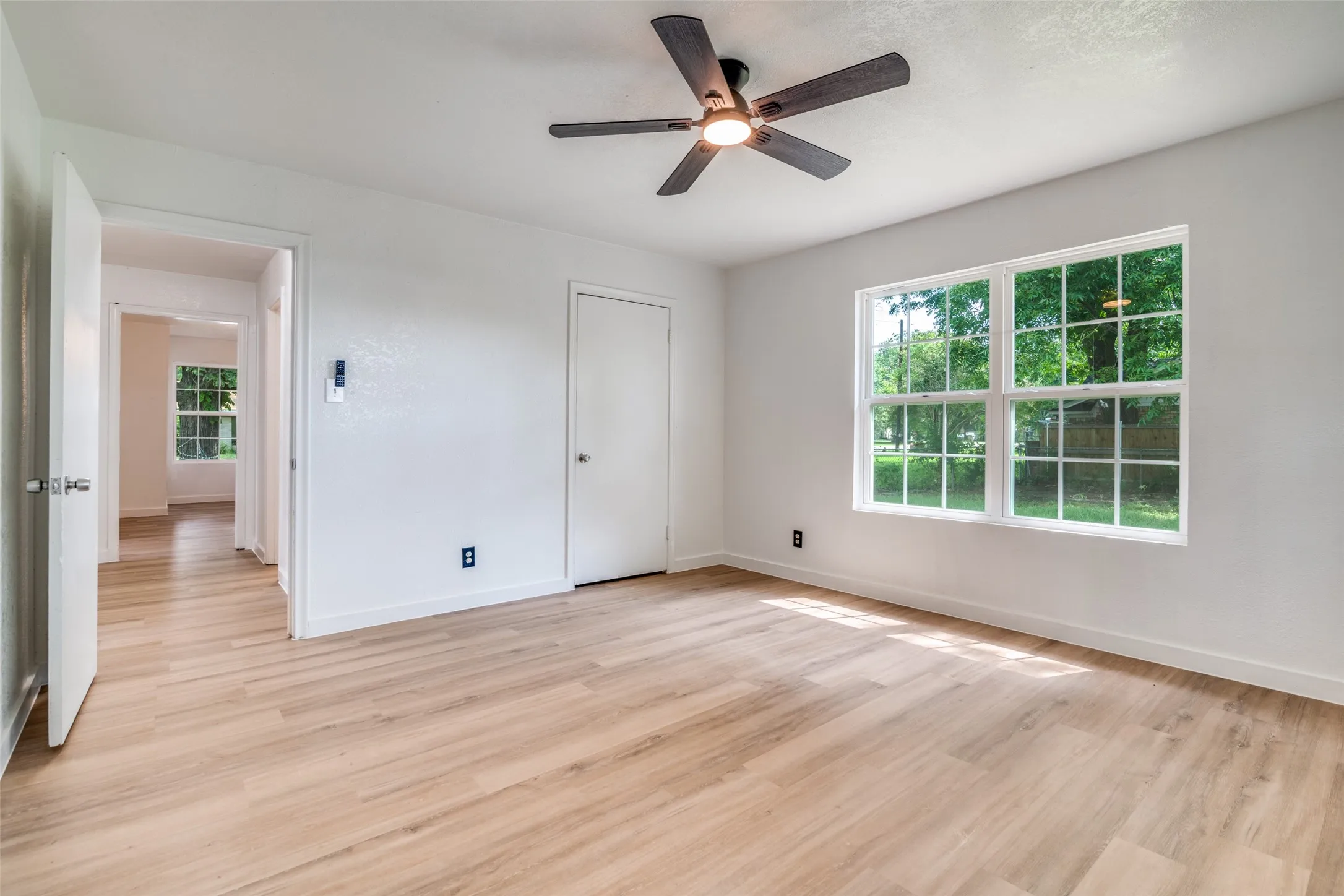 Single Family Residence For Sale in Hunt County , 109 Church Street, Quinlan, Texas 75474, 3 Bedroom, 1 Bathroom, 1 Garage spaces, 1,184 Sqft, built in 1956, Preowned, mls#21159336, Real Estate Agent in Quinlan, Homes For Sale in Hunt county, Homes For Sale in Quinlan, Realtor in Quinlan Texas, Real Estate Brokerage Independent Realty Texas, Luminita Cordes Realtor