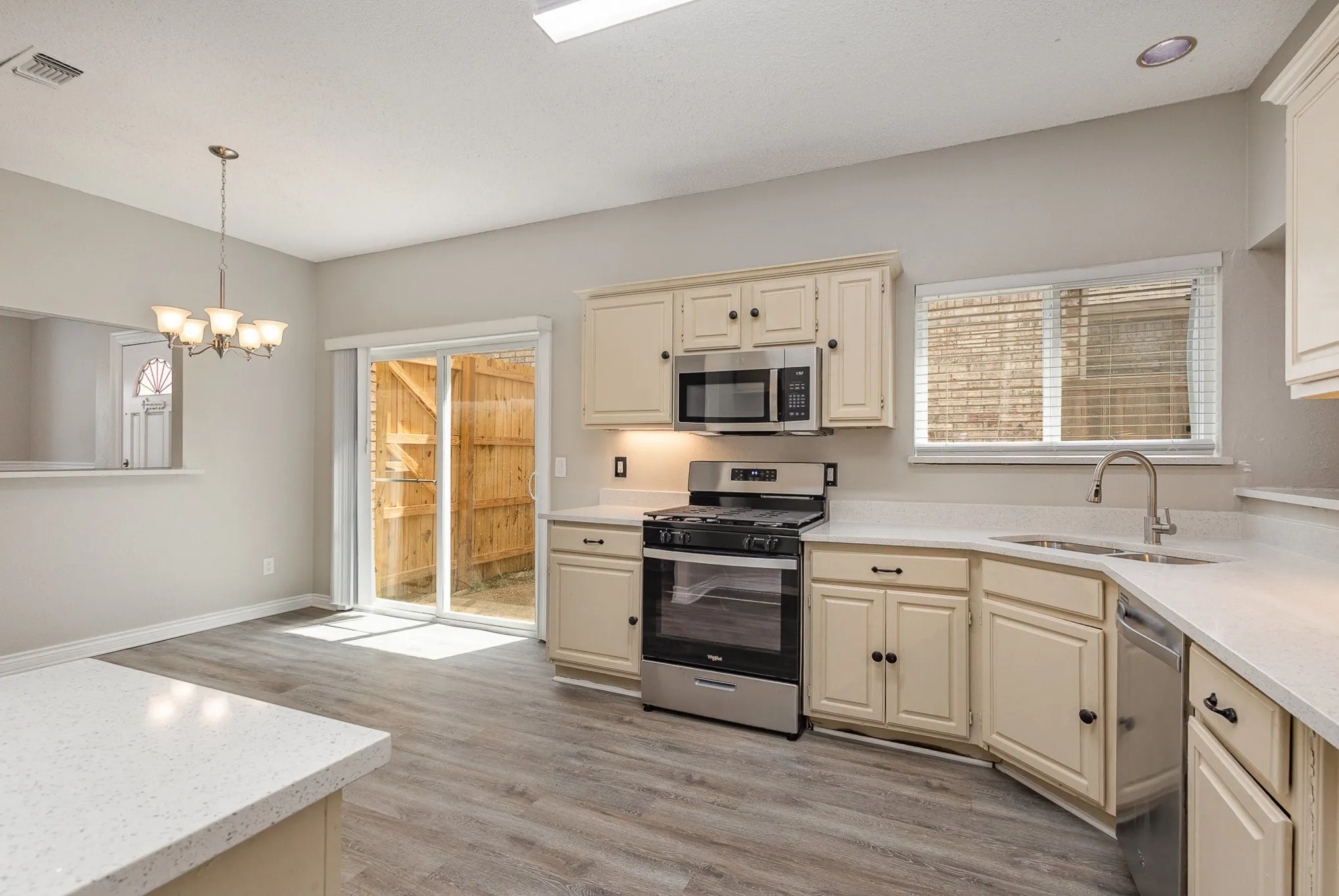 Single Family Residence For Sale in Collin County , 4316 N Capistrano Drive, Dallas, Texas 75287, 3 Bedroom, 3 Bathroom, 2 Garage spaces, 2,087 Sqft, built in 1988, Preowned, mls#21159319, Real Estate Agent in Dallas, Homes For Sale in Collin county, Homes For Sale in Dallas, Realtor in Dallas Texas, Real Estate Brokerage Independent Realty Texas, Luminita Cordes Realtor