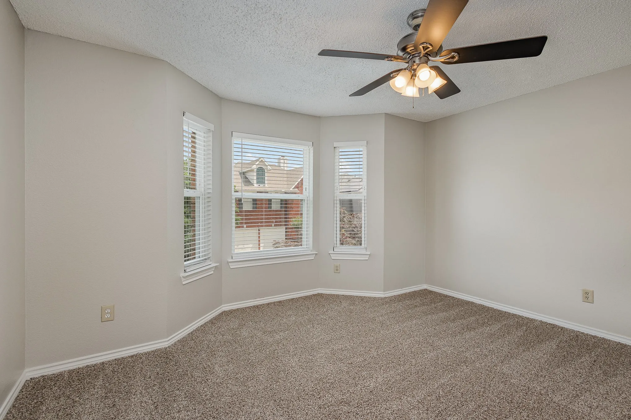 Single Family Residence For Sale in Collin County , 4316 N Capistrano Drive, Dallas, Texas 75287, 3 Bedroom, 3 Bathroom, 2 Garage spaces, 2,087 Sqft, built in 1988, Preowned, mls#21159319, Real Estate Agent in Dallas, Homes For Sale in Collin county, Homes For Sale in Dallas, Realtor in Dallas Texas, Real Estate Brokerage Independent Realty Texas, Luminita Cordes Realtor