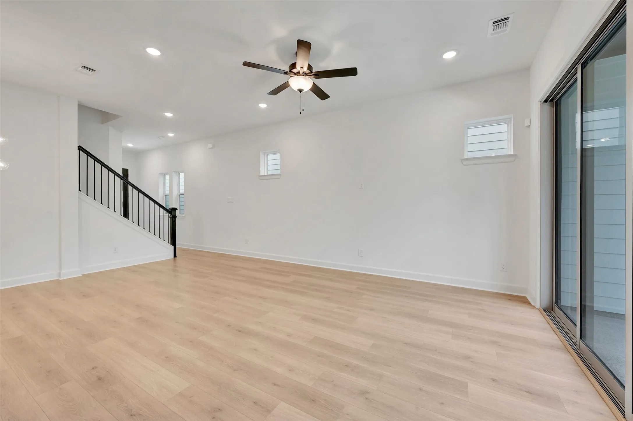 Single Family Residence For Sale in Tarrant County , 5852 Water Bridge Lane, Fort Worth, Texas 76109, 3 Bedroom, 3 Bathroom, 2 Garage spaces, 1,961 Sqft, built in 2025, mls#21159408, Real Estate Agent in Fort Worth, Homes For Sale in Tarrant county, Homes For Sale in Fort Worth, Realtor in Fort Worth Texas, Real Estate Brokerage Independent Realty Texas, Luminita Cordes Realtor