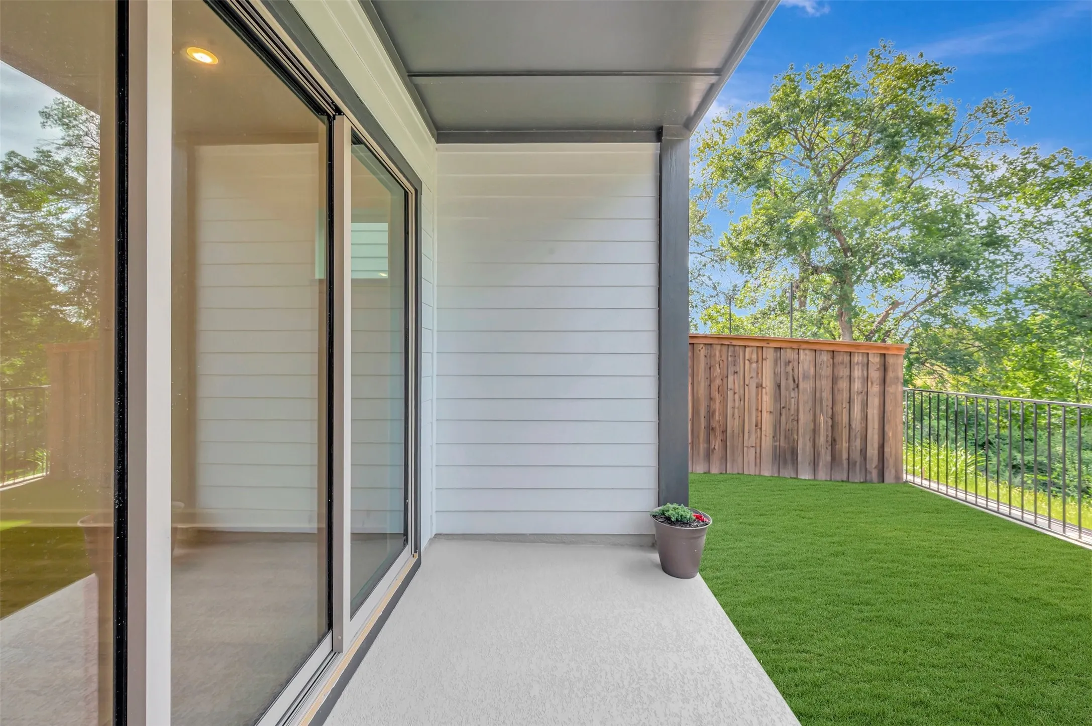 Single Family Residence For Sale in Tarrant County , 5852 Water Bridge Lane, Fort Worth, Texas 76109, 3 Bedroom, 3 Bathroom, 2 Garage spaces, 1,961 Sqft, built in 2025, mls#21159408, Real Estate Agent in Fort Worth, Homes For Sale in Tarrant county, Homes For Sale in Fort Worth, Realtor in Fort Worth Texas, Real Estate Brokerage Independent Realty Texas, Luminita Cordes Realtor