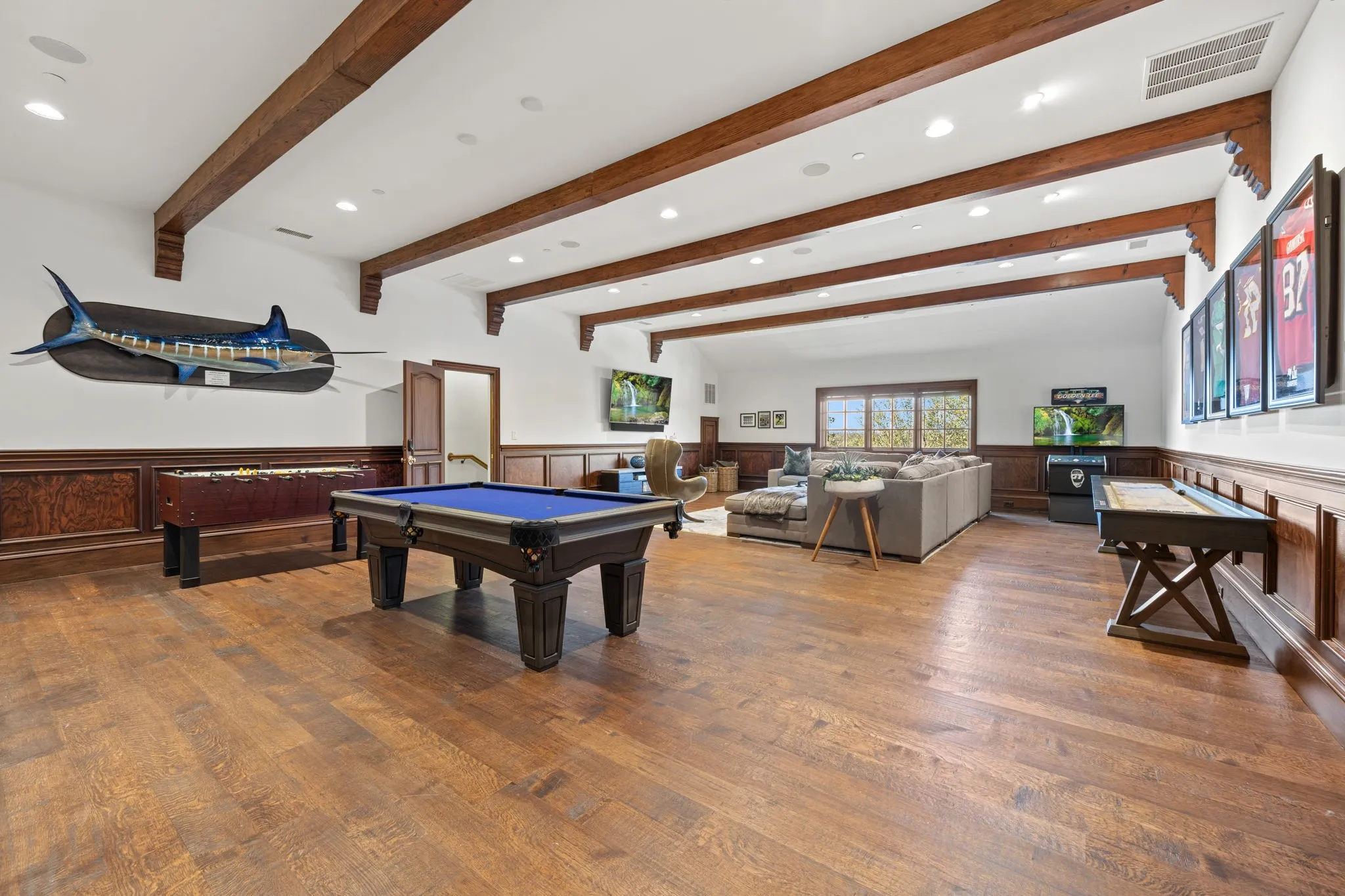 Single Family Residence For Sale in Tarrant County , 702 S White Chapel Boulevard, Southlake, Texas 76092, 6 Bedrooms, 10 Bathrooms, 4 Garage spaces, 14,510 Sqft, built in 2011, Preowned, Price $7,900,000, mls#21149912, Real Estate Agent in Southlake, Homes For Sale in Tarrant county, Homes For Sale in Southlake, Realtor in Southlake Texas, Real Estate Brokerage Independent Realty Texas, Luminita Cordes Realtor