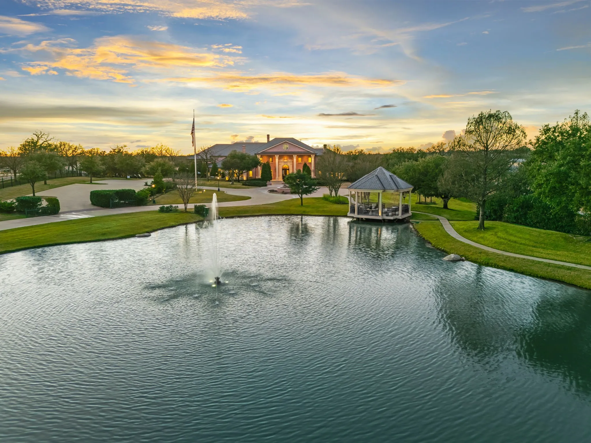 Single Family Residence For Sale in Tarrant County , 702 S White Chapel Boulevard, Southlake, Texas 76092, 6 Bedrooms, 10 Bathrooms, 4 Garage spaces, 14,510 Sqft, built in 2011, Preowned, Price $7,900,000, mls#21149912, Real Estate Agent in Southlake, Homes For Sale in Tarrant county, Homes For Sale in Southlake, Realtor in Southlake Texas, Real Estate Brokerage Independent Realty Texas, Luminita Cordes Realtor