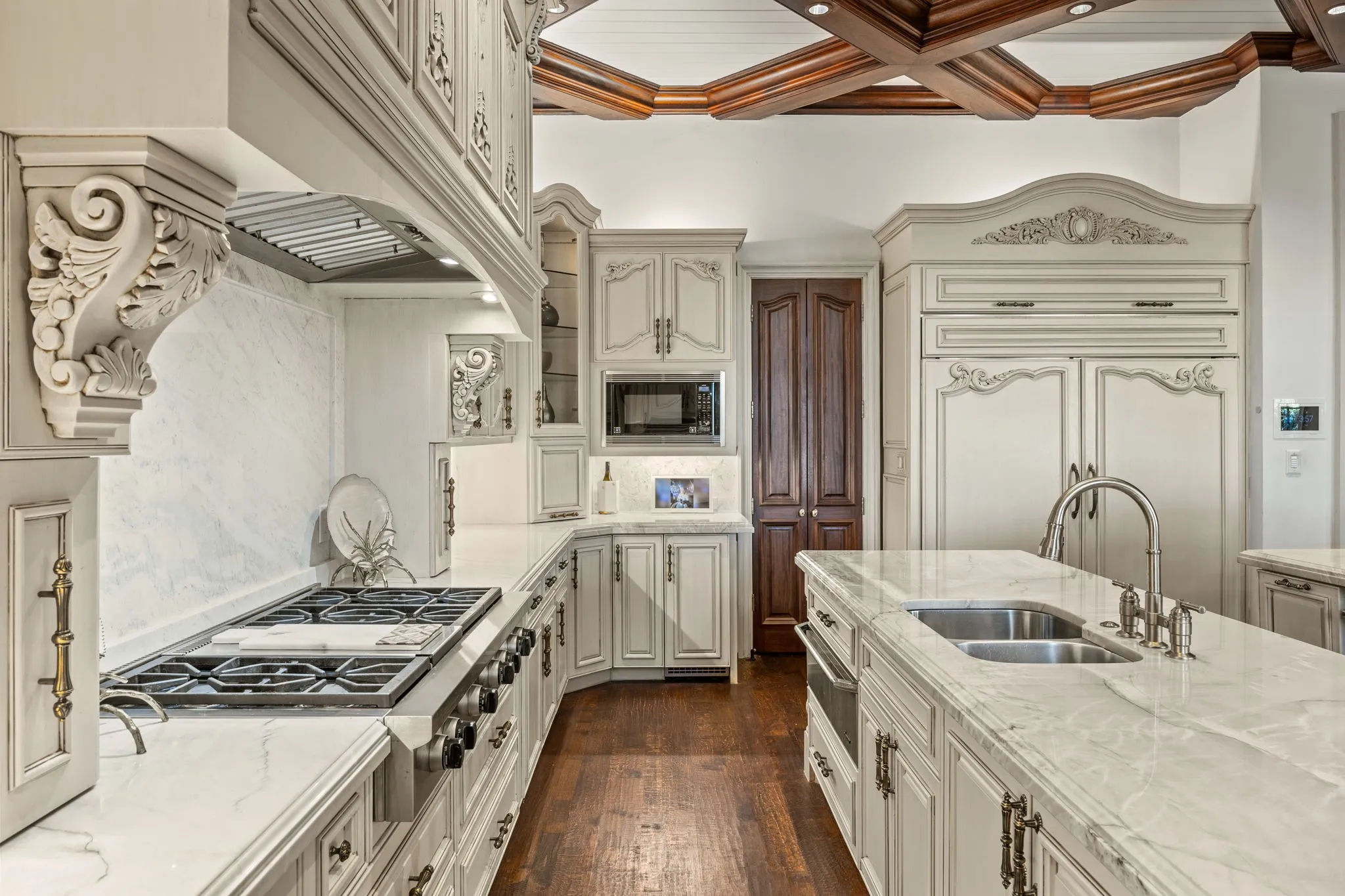 Single Family Residence For Sale in Tarrant County , 702 S White Chapel Boulevard, Southlake, Texas 76092, 6 Bedrooms, 10 Bathrooms, 4 Garage spaces, 14,510 Sqft, built in 2011, Preowned, Price $7,900,000, mls#21149912, Real Estate Agent in Southlake, Homes For Sale in Tarrant county, Homes For Sale in Southlake, Realtor in Southlake Texas, Real Estate Brokerage Independent Realty Texas, Luminita Cordes Realtor