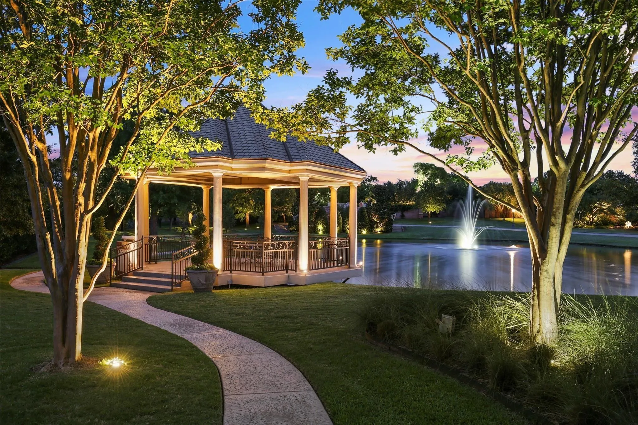 Single Family Residence For Sale in Tarrant County , 702 S White Chapel Boulevard, Southlake, Texas 76092, 6 Bedrooms, 10 Bathrooms, 4 Garage spaces, 14,510 Sqft, built in 2011, Preowned, Price $7,900,000, mls#21149912, Real Estate Agent in Southlake, Homes For Sale in Tarrant county, Homes For Sale in Southlake, Realtor in Southlake Texas, Real Estate Brokerage Independent Realty Texas, Luminita Cordes Realtor