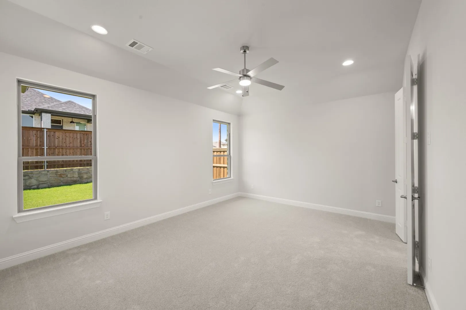 1409 Ripple Glass- Primary Suite-1