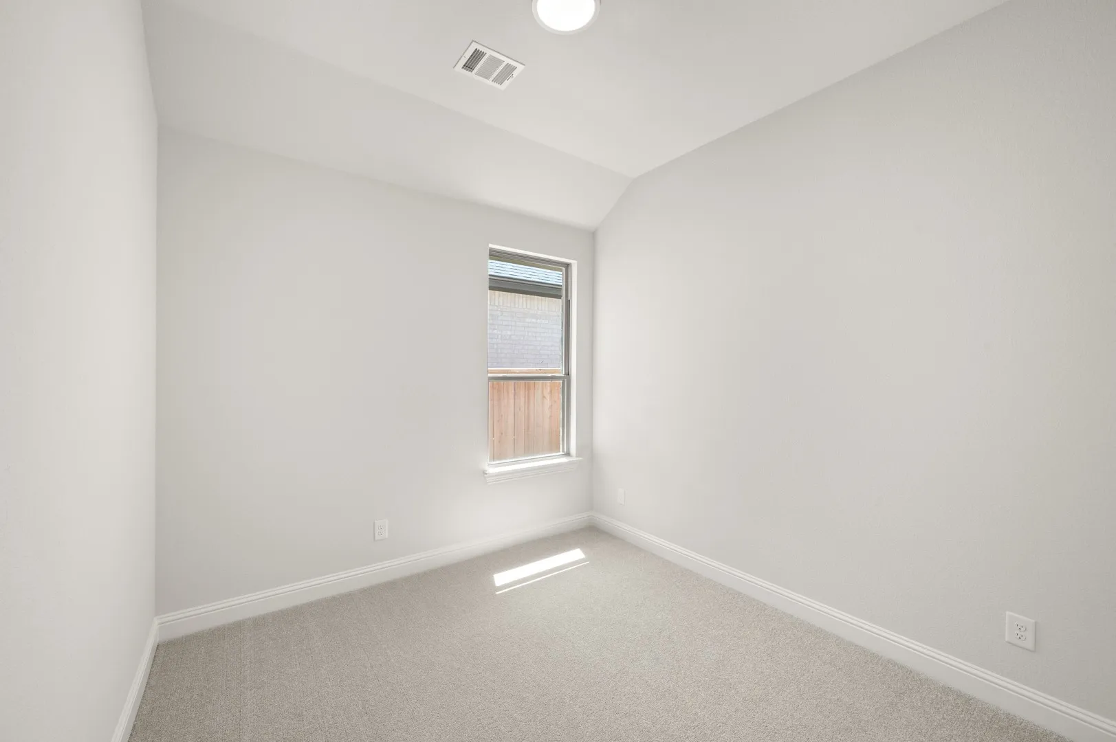 1409 Ripple Glass- Bedroom-1