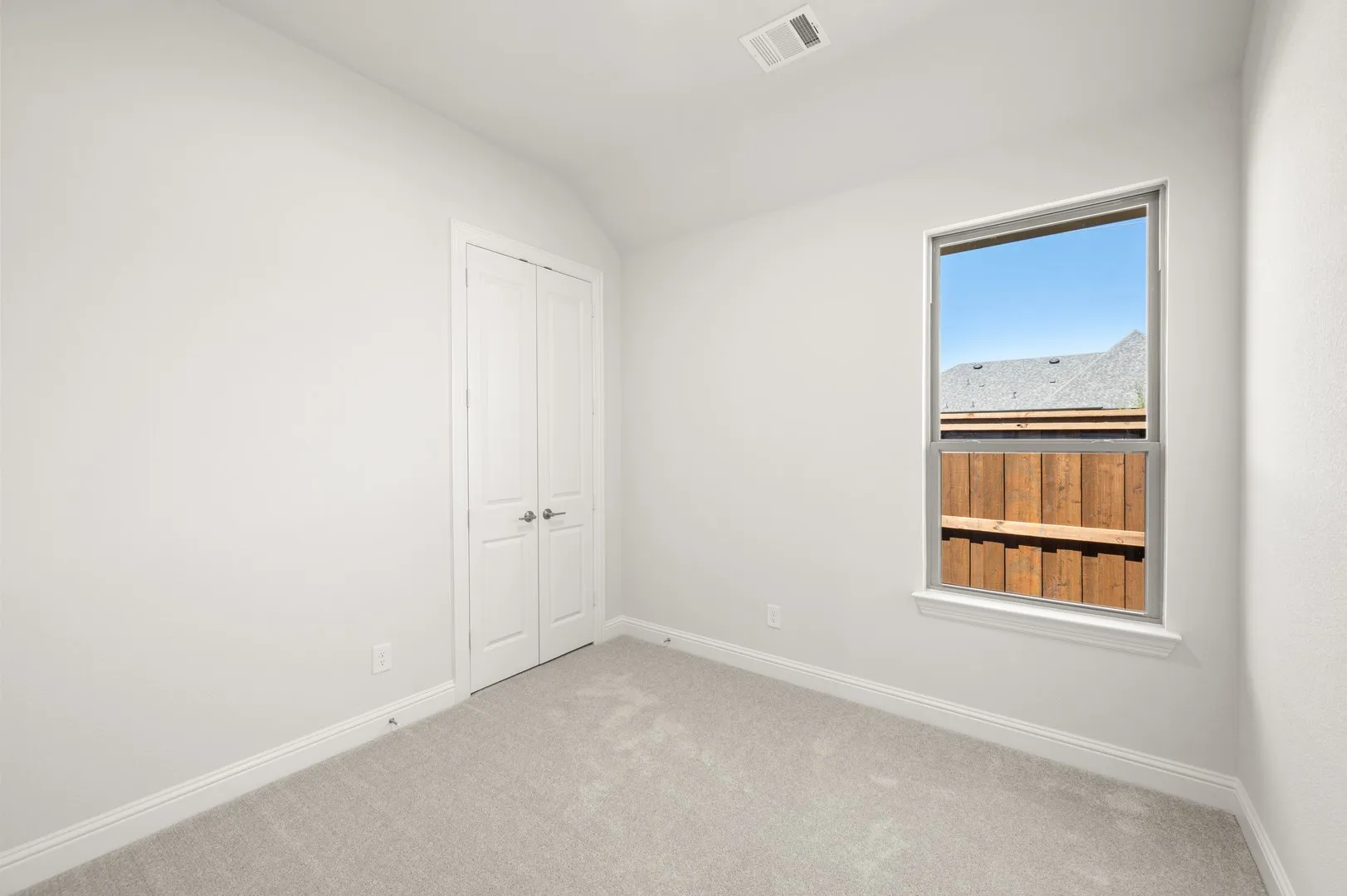 1409 Ripple Glass- Bedroom-3