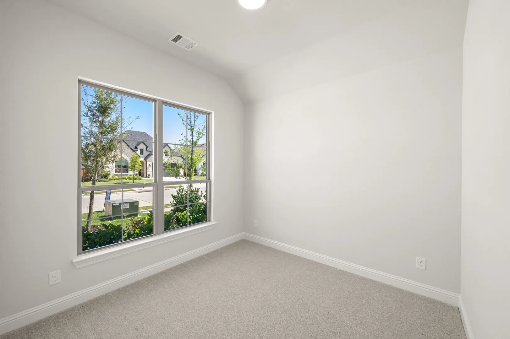 1409 Ripple Glass- Bedroom-2