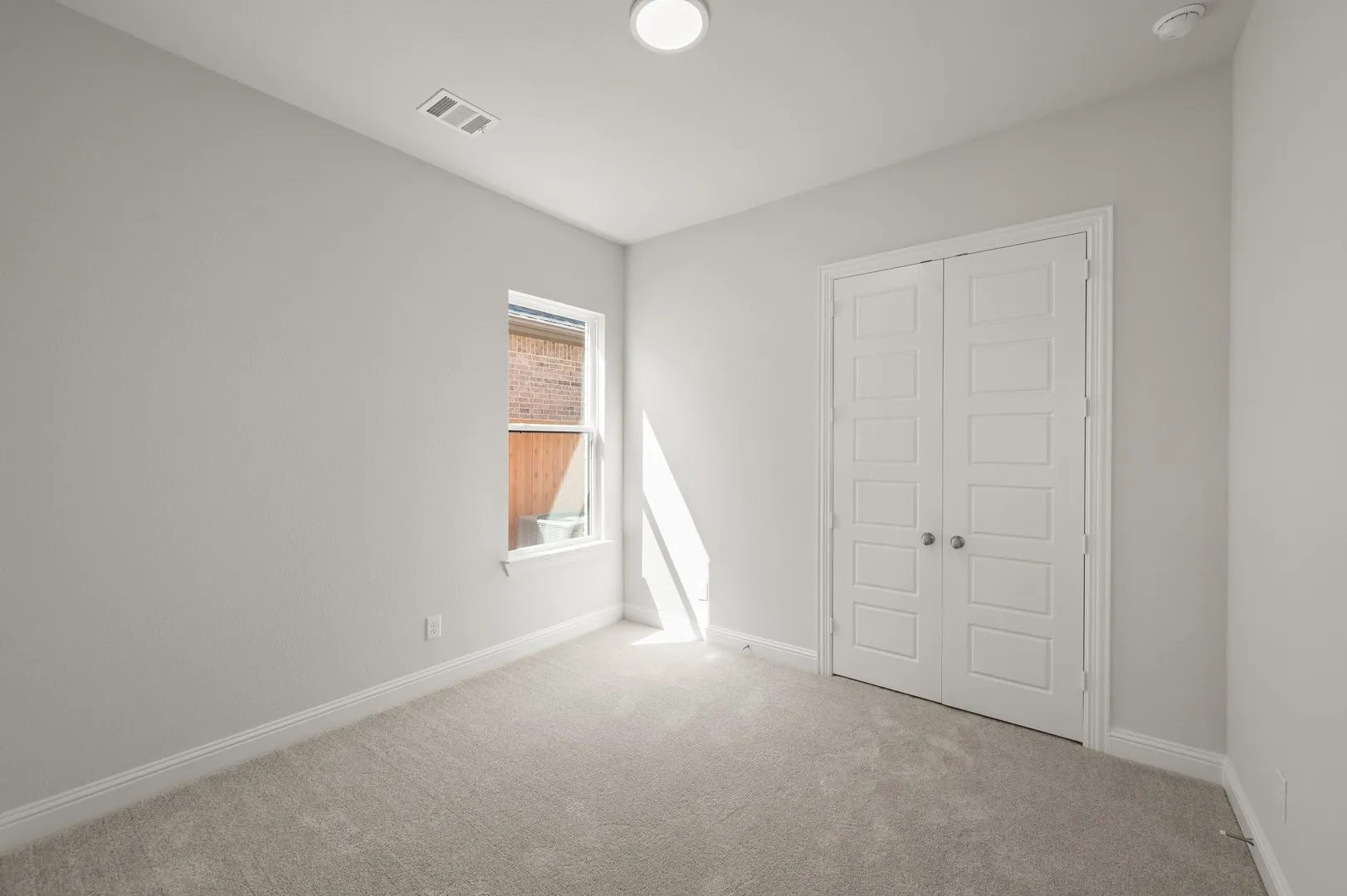 1417 Ripple Glass- Bedroom-1