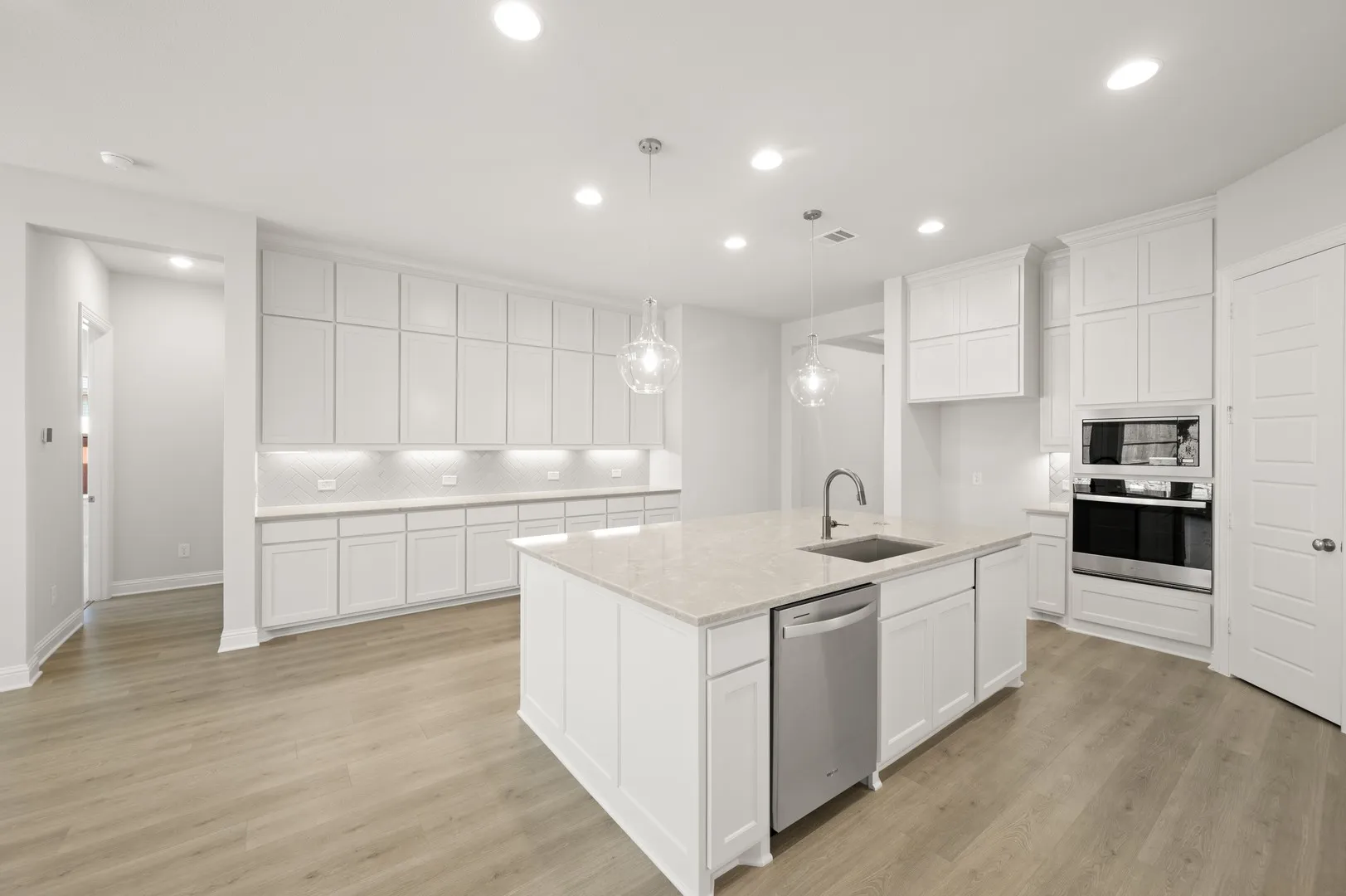 1417 Ripple Glass- Kitchen-5