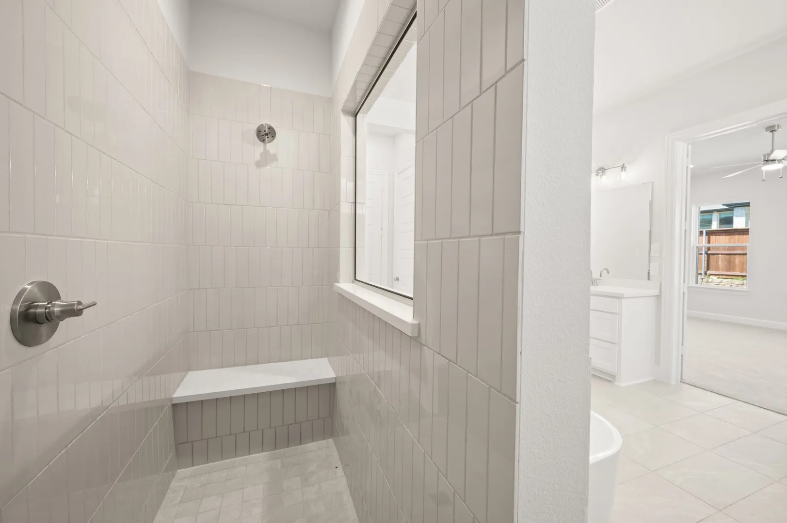 1417 Ripple Glass- Primary Suite-5