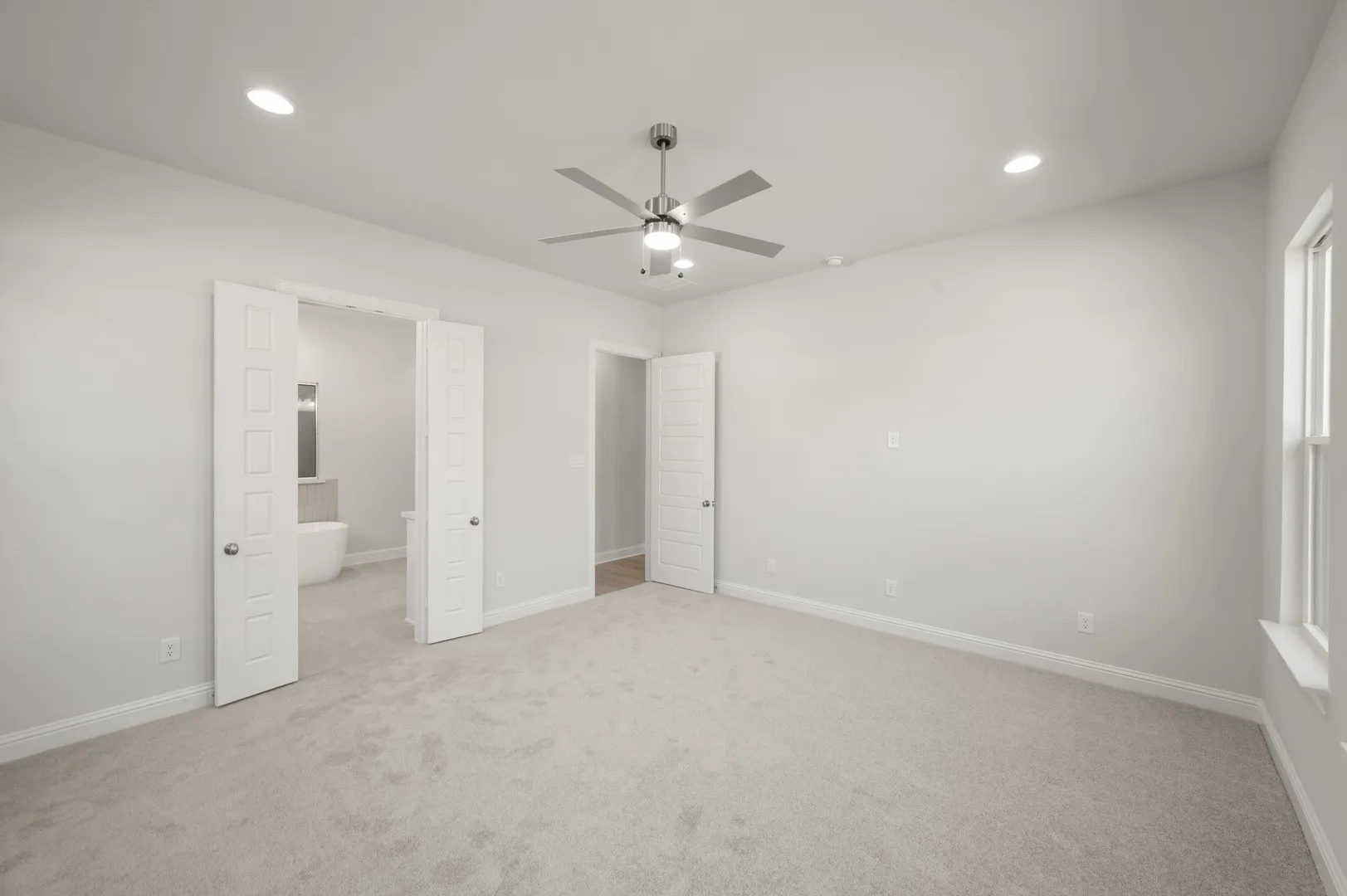 1417 Ripple Glass- Primary Suite-2