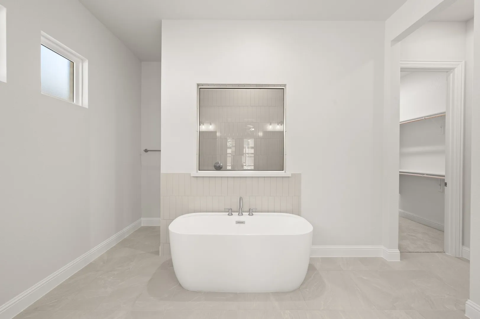 1417 Ripple Glass- Primary Suite-3