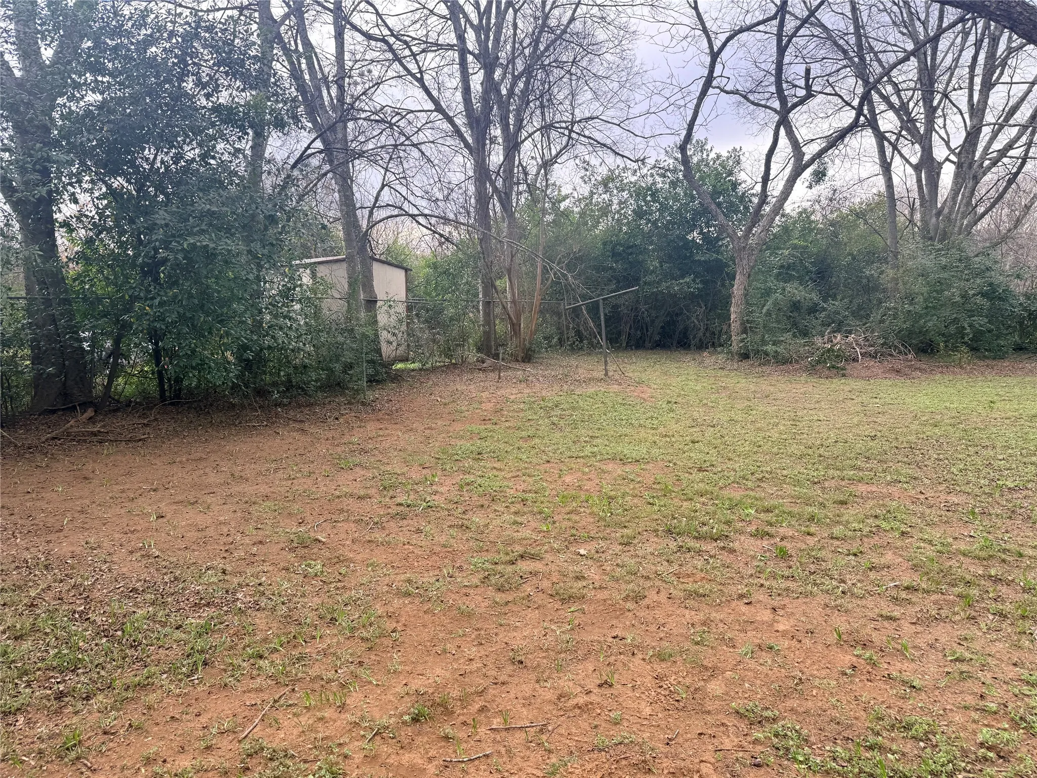 Single Family Residence For Sale in Cherokee County , 613 Sheridan, Jacksonville, Texas 75766, 2 Bedrooms, 1 Bathroom, Garage spaces, 1,196 Sqft, built in 1963, Price $74,900, mls#21155758, Real Estate Agent in Jacksonville, Homes For Sale in Cherokee county, Homes For Sale in Jacksonville, Realtor in Jacksonville Texas, Real Estate Brokerage Independent Realty Texas, Luminita Cordes Realtor
