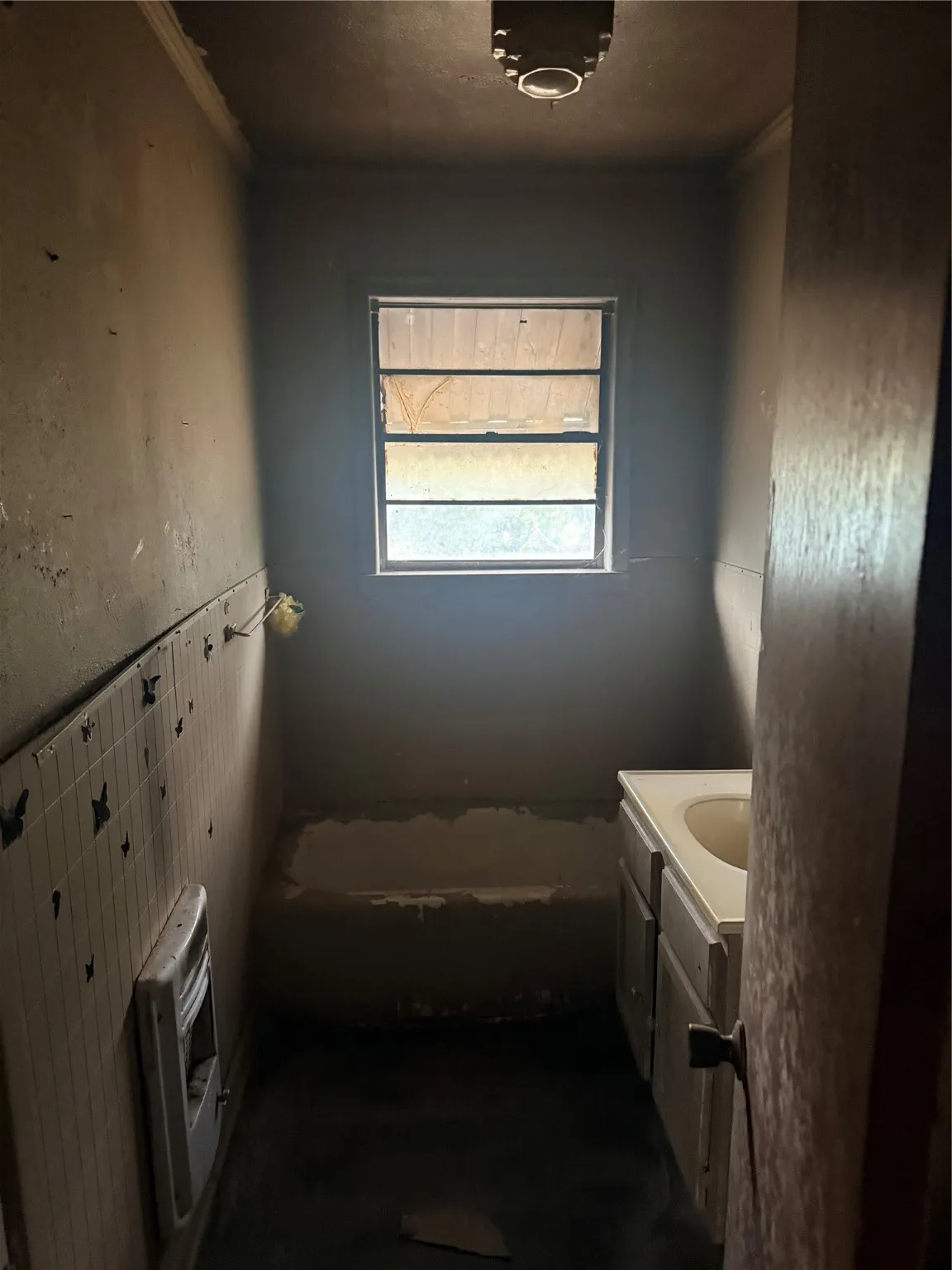 Single Family Residence For Sale in Cherokee County , 613 Sheridan, Jacksonville, Texas 75766, 2 Bedrooms, 1 Bathroom, Garage spaces, 1,196 Sqft, built in 1963, Price $74,900, mls#21155758, Real Estate Agent in Jacksonville, Homes For Sale in Cherokee county, Homes For Sale in Jacksonville, Realtor in Jacksonville Texas, Real Estate Brokerage Independent Realty Texas, Luminita Cordes Realtor