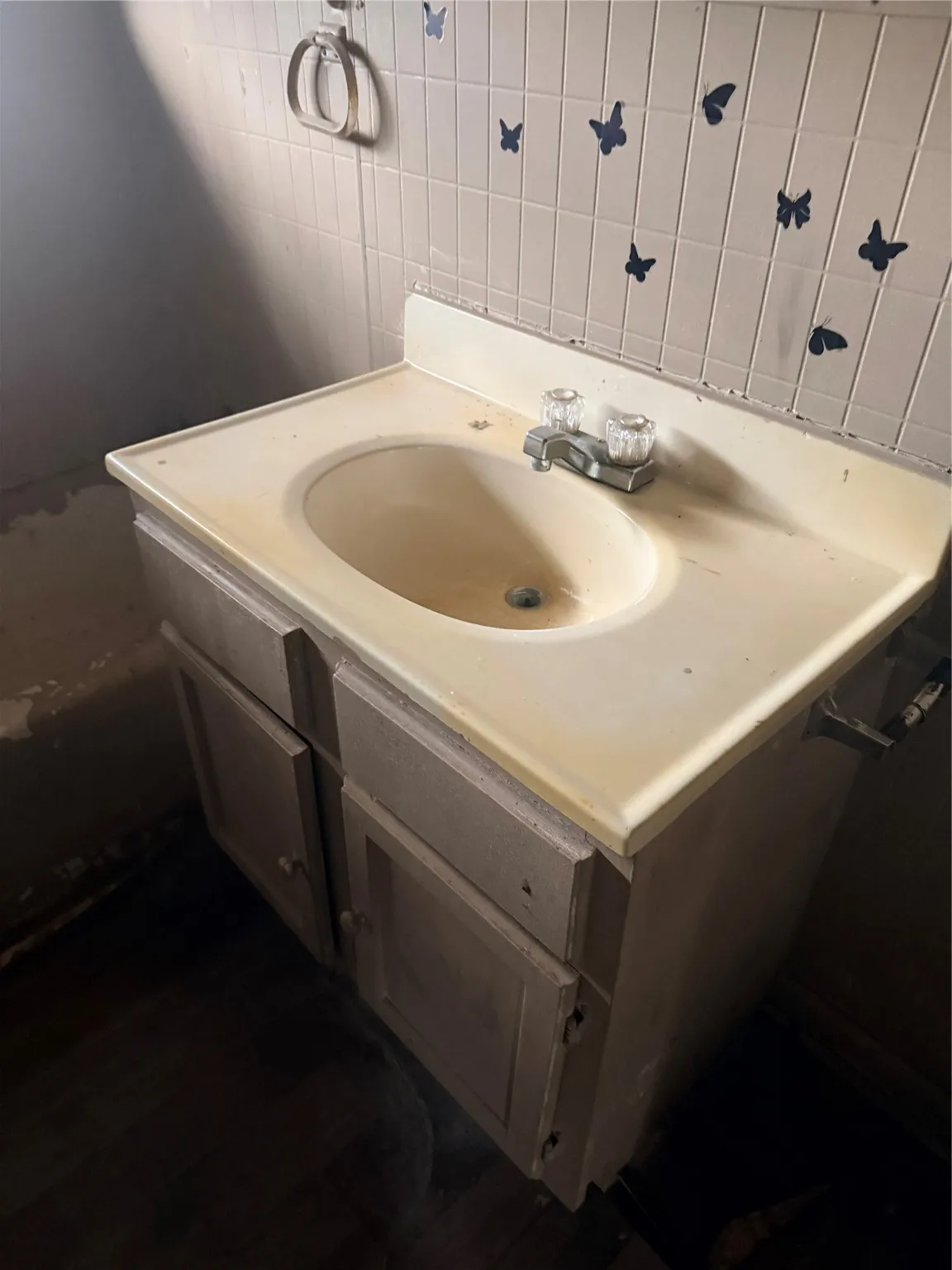 Single Family Residence For Sale in Cherokee County , 613 Sheridan, Jacksonville, Texas 75766, 2 Bedrooms, 1 Bathroom, Garage spaces, 1,196 Sqft, built in 1963, Price $74,900, mls#21155758, Real Estate Agent in Jacksonville, Homes For Sale in Cherokee county, Homes For Sale in Jacksonville, Realtor in Jacksonville Texas, Real Estate Brokerage Independent Realty Texas, Luminita Cordes Realtor