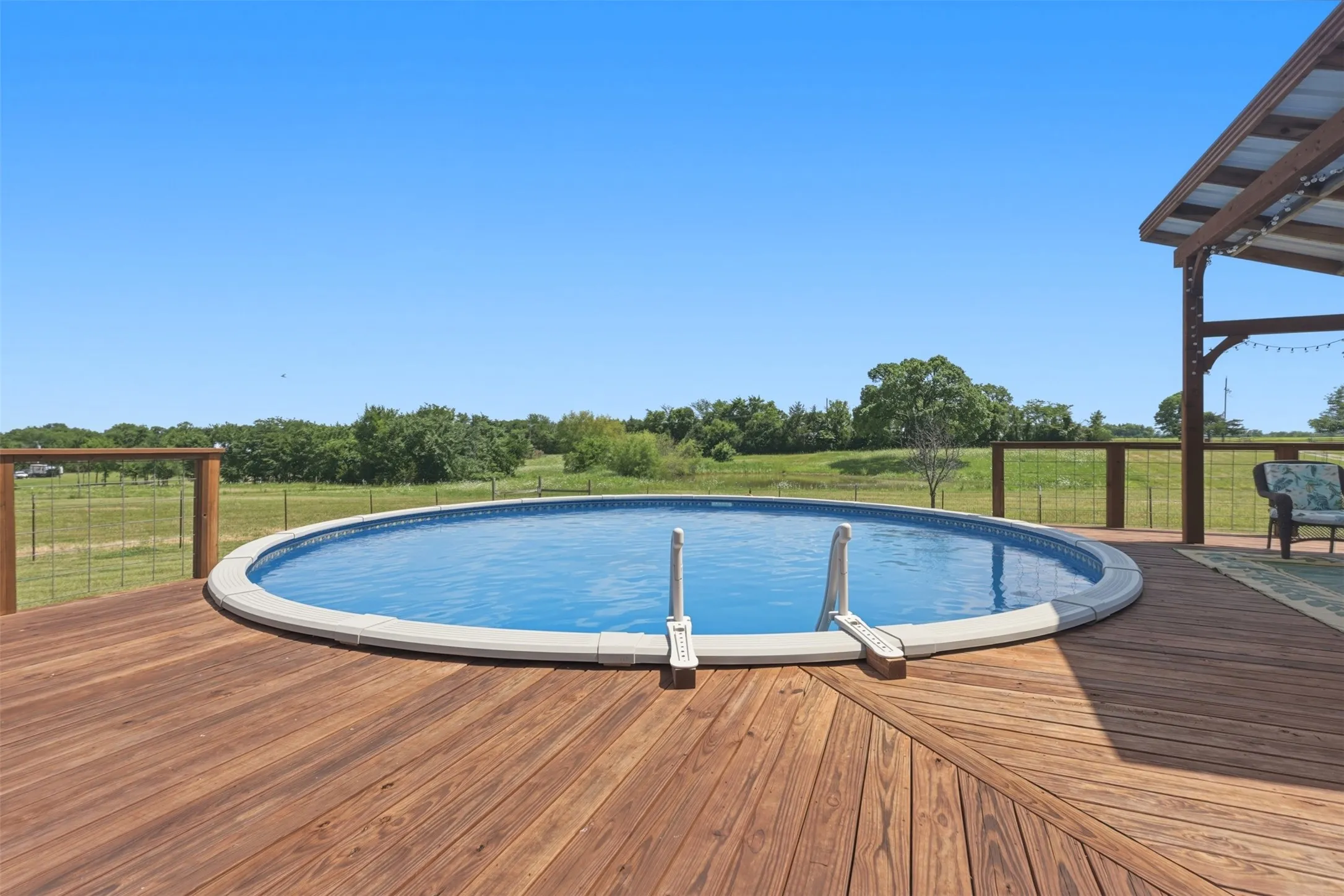 Single Family Residence For Sale in Fannin County , 643 CR 2992, Windom, Texas 75492, 3 Bedroom, 2 Bathroom, 2 Garage spaces, 2,151 Sqft, built in 2006, Preowned, mls#21142884, Real Estate Agent in Windom, Homes For Sale in Fannin county, Homes For Sale in Windom, Realtor in Windom Texas, Real Estate Brokerage Independent Realty Texas, Luminita Cordes Realtor