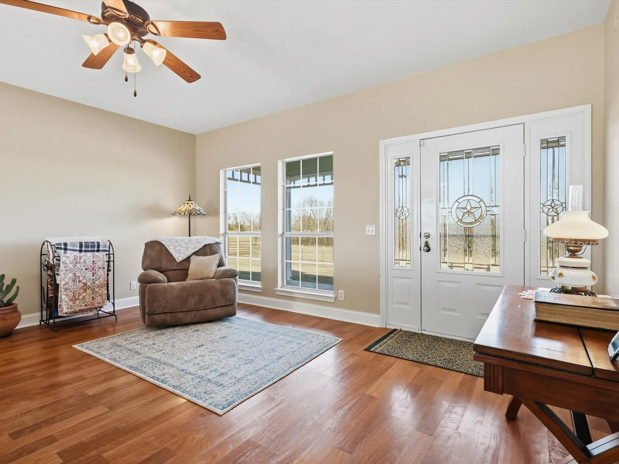 Single Family Residence For Sale in Fannin County , 643 CR 2992, Windom, Texas 75492, 3 Bedroom, 2 Bathroom, 2 Garage spaces, 2,151 Sqft, built in 2006, Preowned, mls#21142884, Real Estate Agent in Windom, Homes For Sale in Fannin county, Homes For Sale in Windom, Realtor in Windom Texas, Real Estate Brokerage Independent Realty Texas, Luminita Cordes Realtor