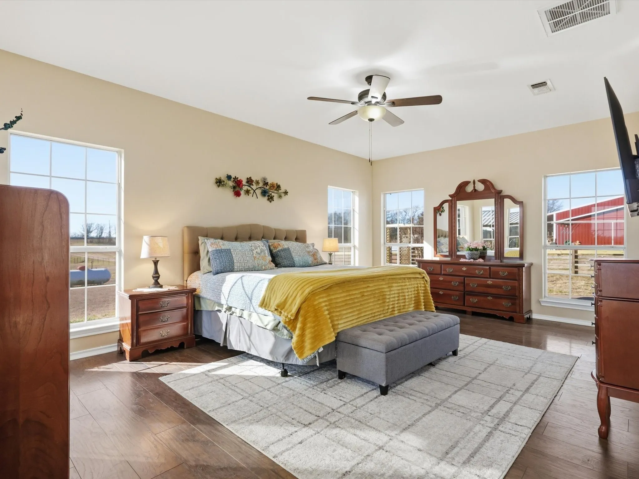 Single Family Residence For Sale in Fannin County , 643 CR 2992, Windom, Texas 75492, 3 Bedroom, 2 Bathroom, 2 Garage spaces, 2,151 Sqft, built in 2006, Preowned, mls#21142884, Real Estate Agent in Windom, Homes For Sale in Fannin county, Homes For Sale in Windom, Realtor in Windom Texas, Real Estate Brokerage Independent Realty Texas, Luminita Cordes Realtor
