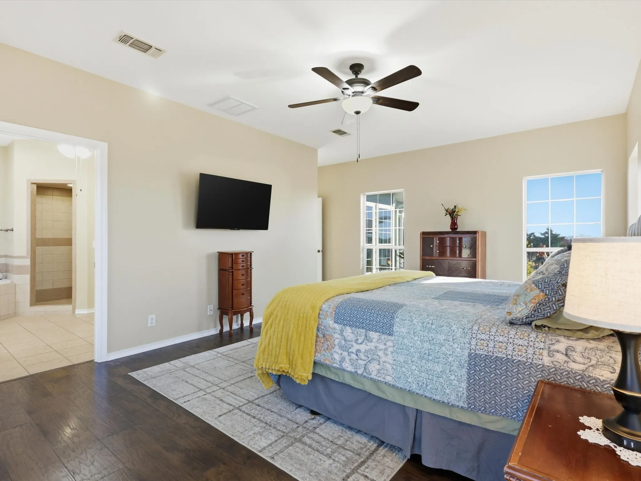 Single Family Residence For Sale in Fannin County , 643 CR 2992, Windom, Texas 75492, 3 Bedroom, 2 Bathroom, 2 Garage spaces, 2,151 Sqft, built in 2006, Preowned, mls#21142884, Real Estate Agent in Windom, Homes For Sale in Fannin county, Homes For Sale in Windom, Realtor in Windom Texas, Real Estate Brokerage Independent Realty Texas, Luminita Cordes Realtor