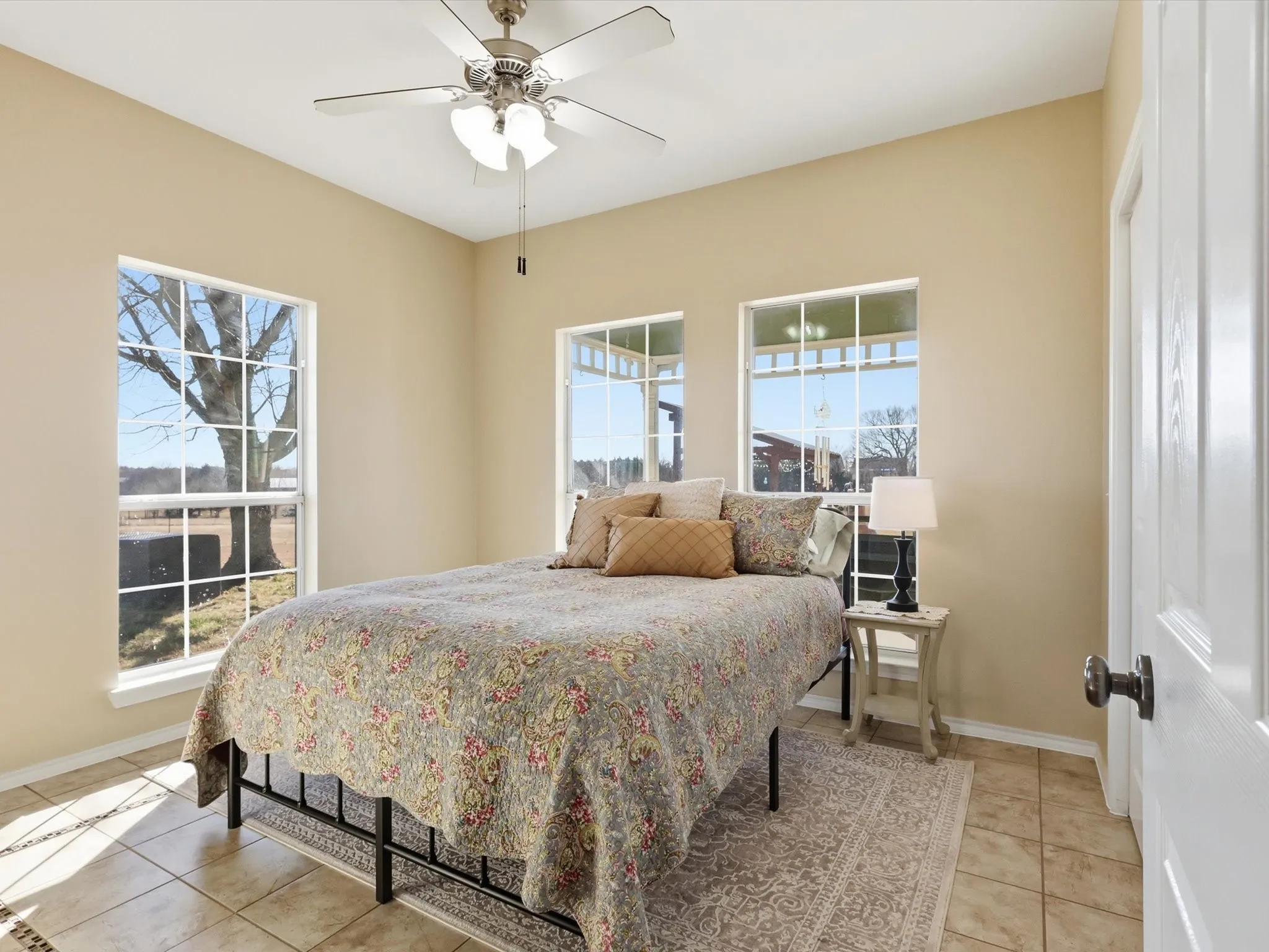 Single Family Residence For Sale in Fannin County , 643 CR 2992, Windom, Texas 75492, 3 Bedroom, 2 Bathroom, 2 Garage spaces, 2,151 Sqft, built in 2006, Preowned, mls#21142884, Real Estate Agent in Windom, Homes For Sale in Fannin county, Homes For Sale in Windom, Realtor in Windom Texas, Real Estate Brokerage Independent Realty Texas, Luminita Cordes Realtor