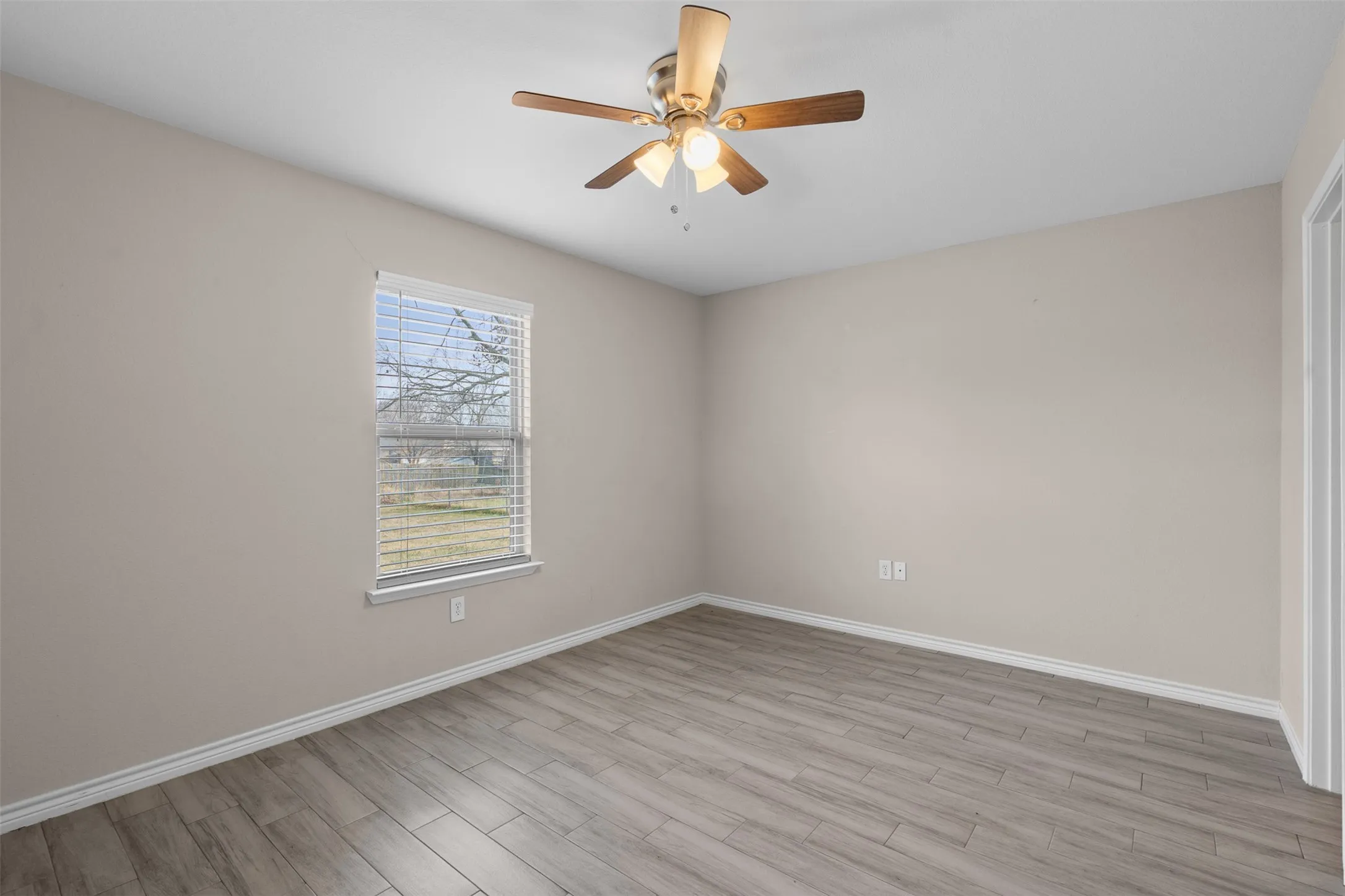 Single Family Residence For Sale in Denton County , 503 Caddell Street, Aubrey, Texas 76227, 3 Bedrooms, 2 Bathrooms, 1 Garage spaces, 1,408 Sqft, built in 2006, Price $289,900, mls#21159777, Real Estate Agent in Aubrey, Homes For Sale in Denton county, Homes For Sale in Aubrey, Realtor in Aubrey Texas, Real Estate Brokerage Independent Realty Texas, Luminita Cordes Realtor