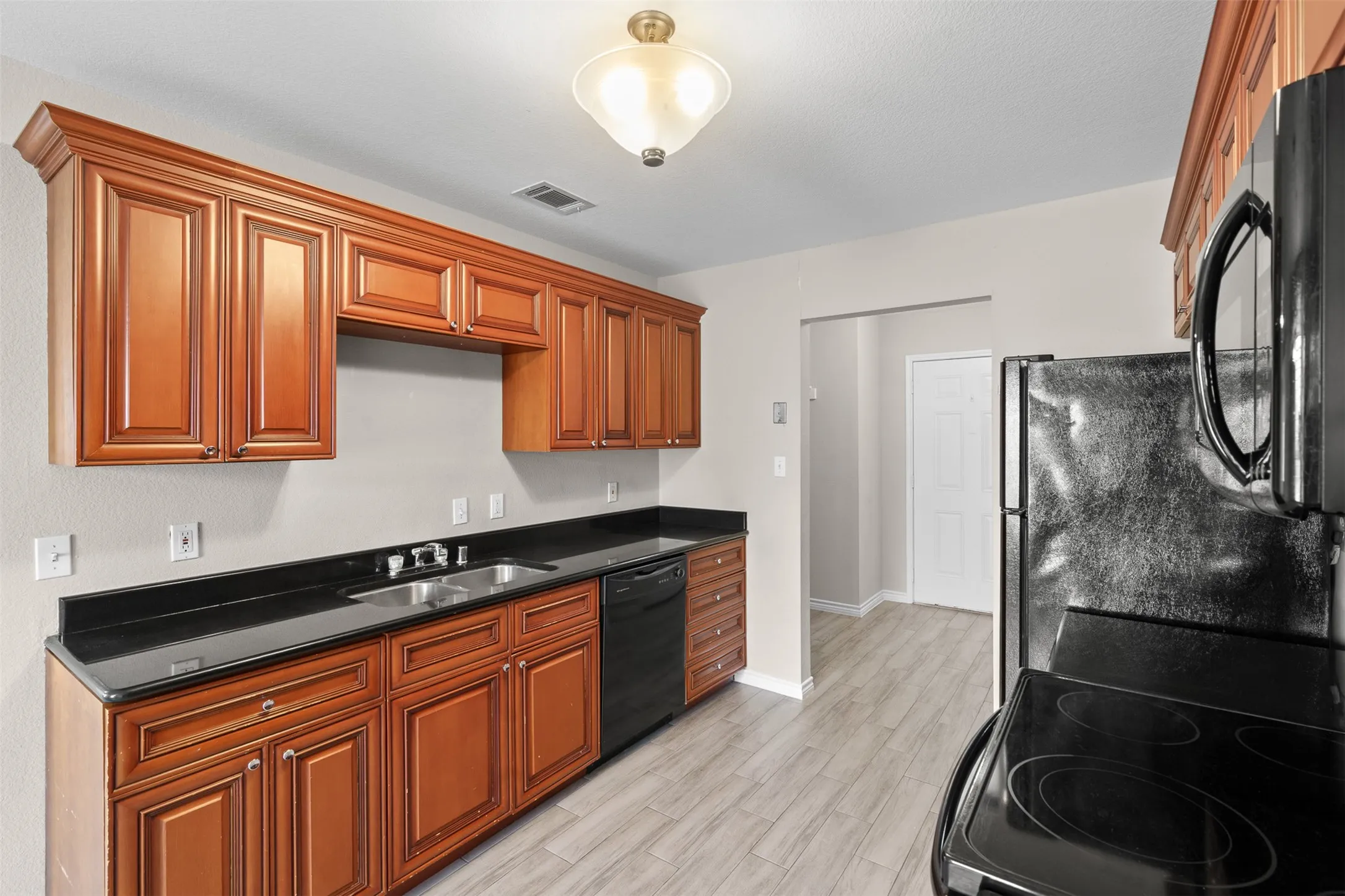 Single Family Residence For Sale in Denton County , 503 Caddell Street, Aubrey, Texas 76227, 3 Bedrooms, 2 Bathrooms, 1 Garage spaces, 1,408 Sqft, built in 2006, Price $289,900, mls#21159777, Real Estate Agent in Aubrey, Homes For Sale in Denton county, Homes For Sale in Aubrey, Realtor in Aubrey Texas, Real Estate Brokerage Independent Realty Texas, Luminita Cordes Realtor