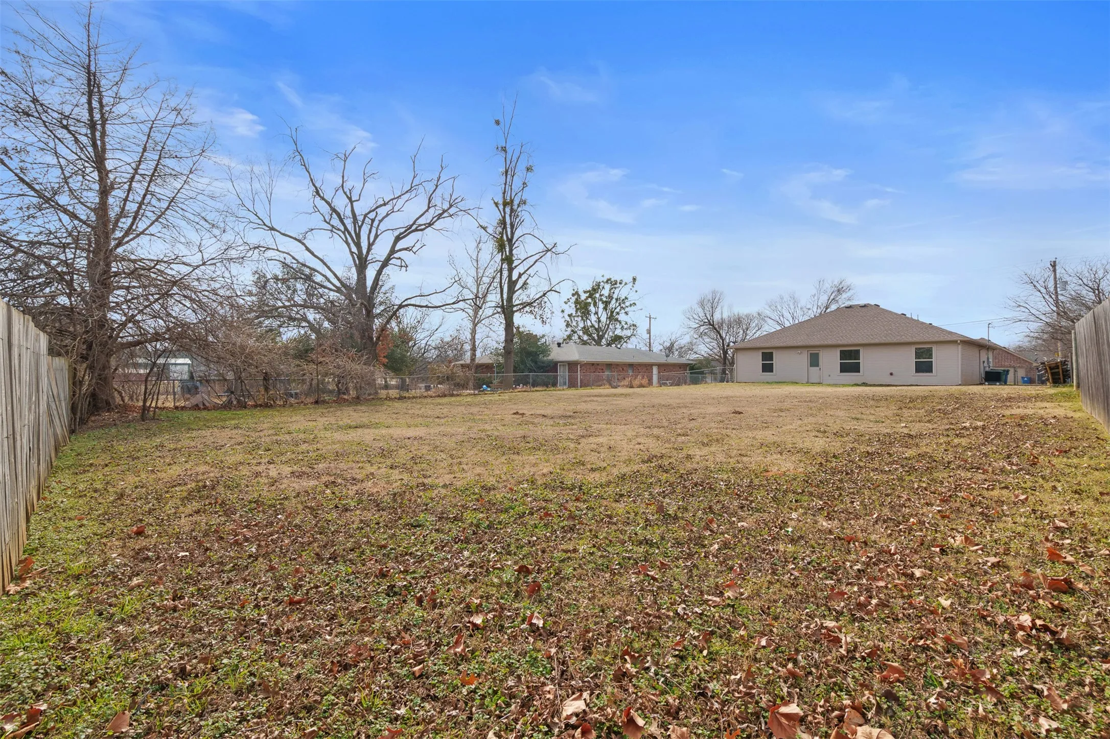Single Family Residence For Sale in Denton County , 503 Caddell Street, Aubrey, Texas 76227, 3 Bedrooms, 2 Bathrooms, 1 Garage spaces, 1,408 Sqft, built in 2006, Price $289,900, mls#21159777, Real Estate Agent in Aubrey, Homes For Sale in Denton county, Homes For Sale in Aubrey, Realtor in Aubrey Texas, Real Estate Brokerage Independent Realty Texas, Luminita Cordes Realtor