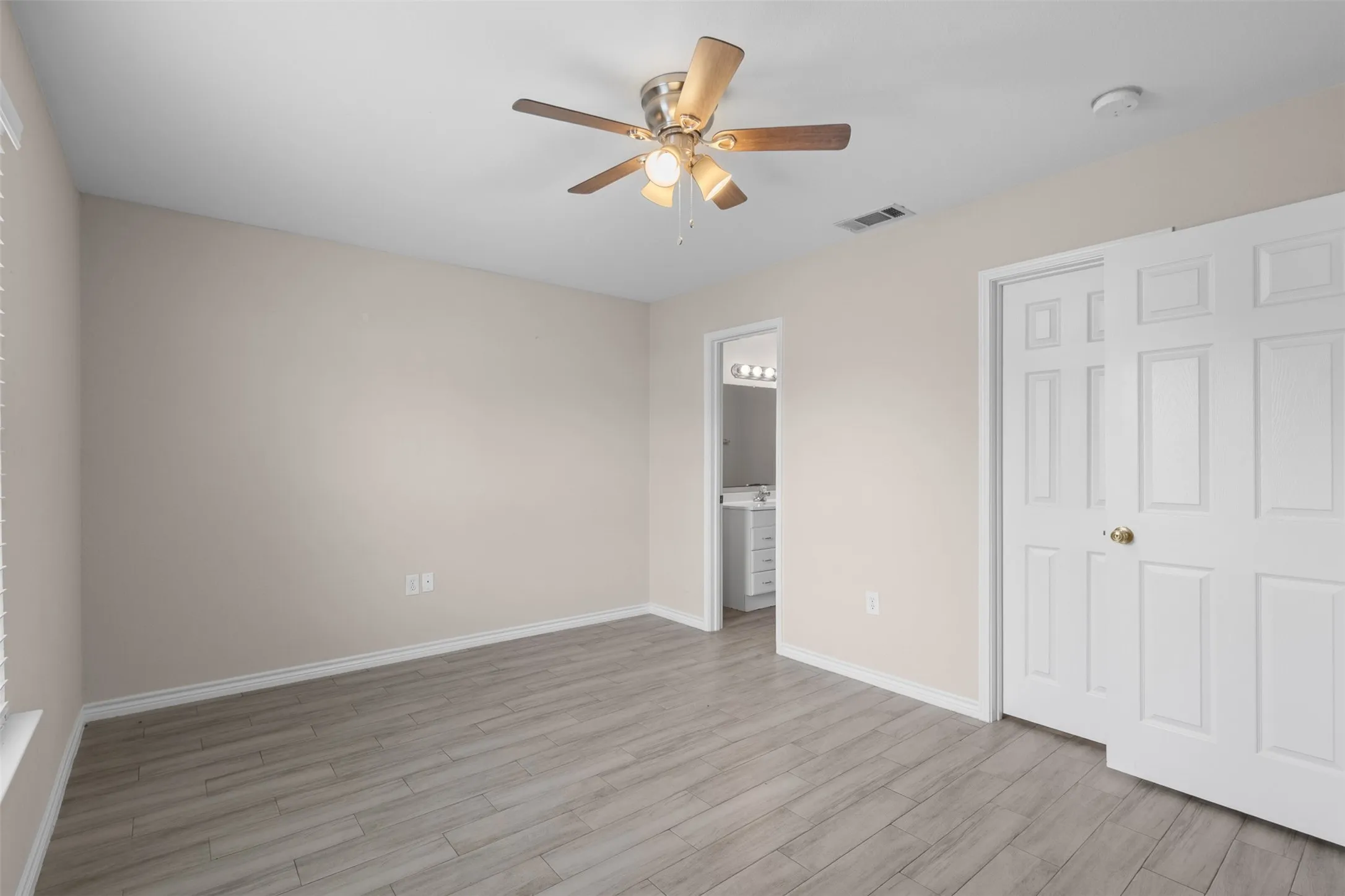 Single Family Residence For Sale in Denton County , 503 Caddell Street, Aubrey, Texas 76227, 3 Bedrooms, 2 Bathrooms, 1 Garage spaces, 1,408 Sqft, built in 2006, Price $289,900, mls#21159777, Real Estate Agent in Aubrey, Homes For Sale in Denton county, Homes For Sale in Aubrey, Realtor in Aubrey Texas, Real Estate Brokerage Independent Realty Texas, Luminita Cordes Realtor