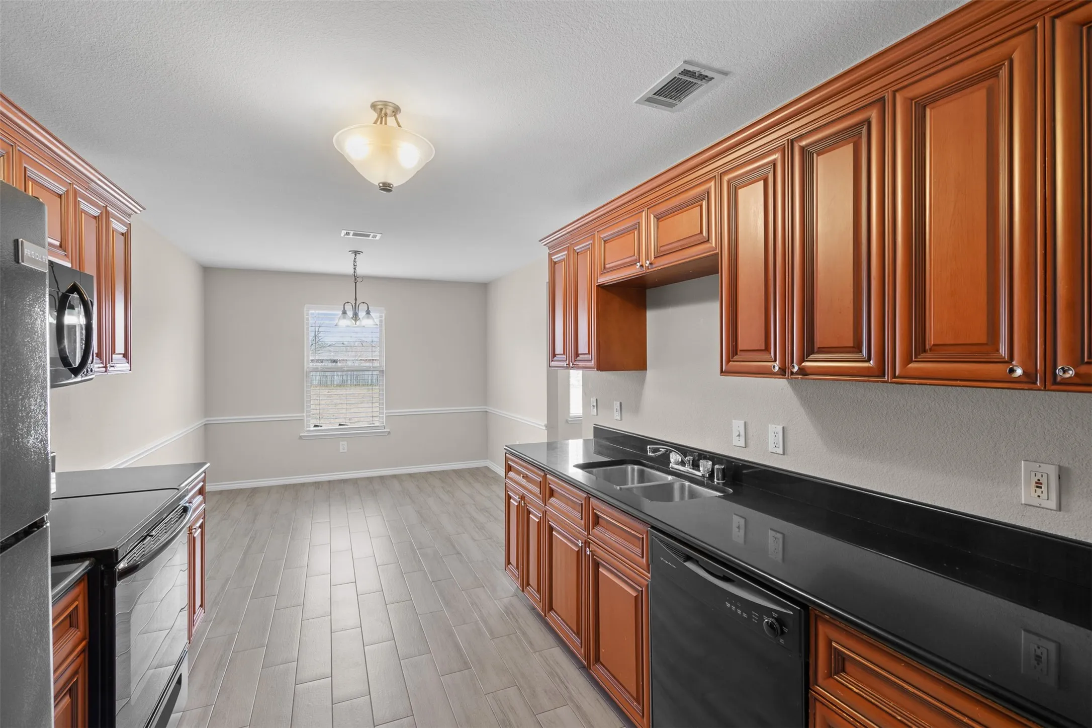 Single Family Residence For Sale in Denton County , 503 Caddell Street, Aubrey, Texas 76227, 3 Bedrooms, 2 Bathrooms, 1 Garage spaces, 1,408 Sqft, built in 2006, Price $289,900, mls#21159777, Real Estate Agent in Aubrey, Homes For Sale in Denton county, Homes For Sale in Aubrey, Realtor in Aubrey Texas, Real Estate Brokerage Independent Realty Texas, Luminita Cordes Realtor