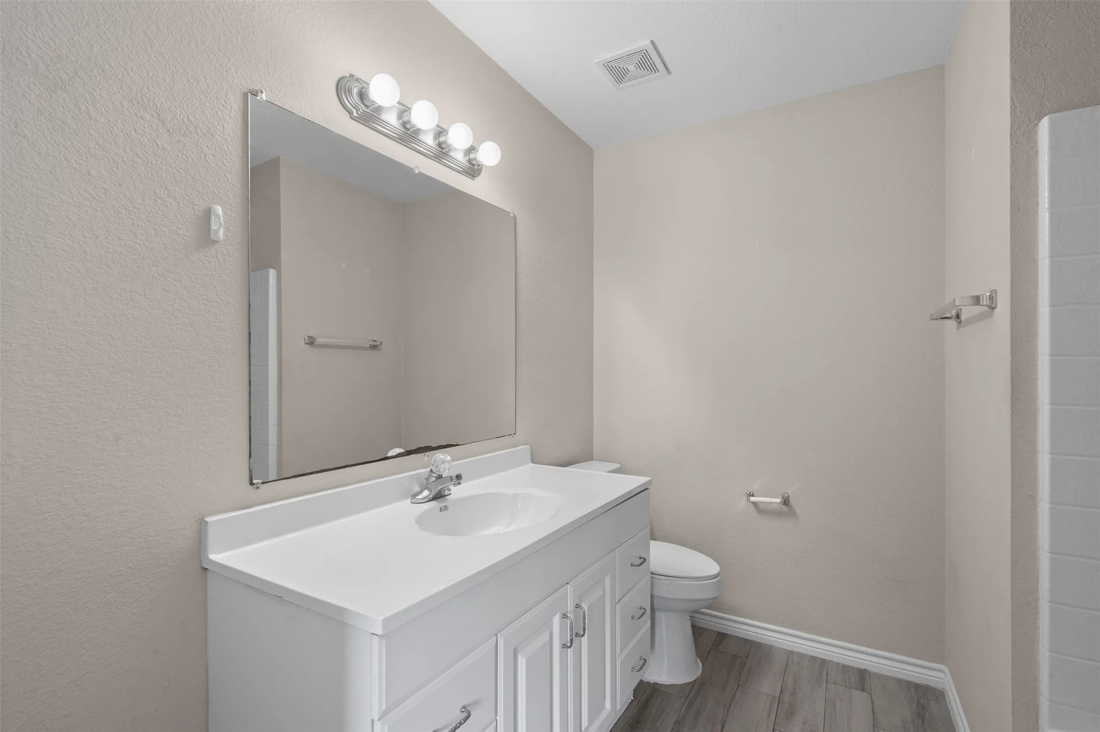 Single Family Residence For Sale in Denton County , 503 Caddell Street, Aubrey, Texas 76227, 3 Bedrooms, 2 Bathrooms, 1 Garage spaces, 1,408 Sqft, built in 2006, Price $289,900, mls#21159777, Real Estate Agent in Aubrey, Homes For Sale in Denton county, Homes For Sale in Aubrey, Realtor in Aubrey Texas, Real Estate Brokerage Independent Realty Texas, Luminita Cordes Realtor