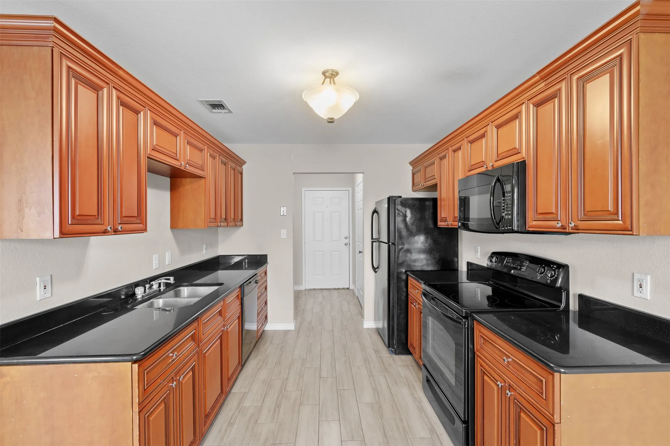 Single Family Residence For Sale in Denton County , 503 Caddell Street, Aubrey, Texas 76227, 3 Bedrooms, 2 Bathrooms, 1 Garage spaces, 1,408 Sqft, built in 2006, Price $289,900, mls#21159777, Real Estate Agent in Aubrey, Homes For Sale in Denton county, Homes For Sale in Aubrey, Realtor in Aubrey Texas, Real Estate Brokerage Independent Realty Texas, Luminita Cordes Realtor