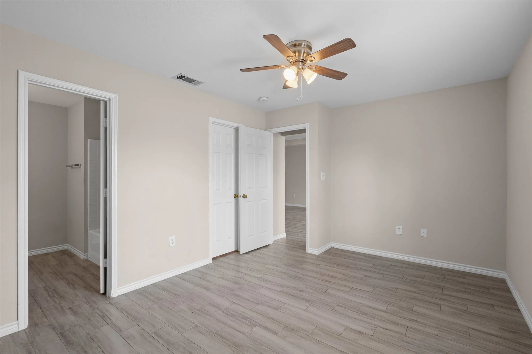 Single Family Residence For Sale in Denton County , 503 Caddell Street, Aubrey, Texas 76227, 3 Bedrooms, 2 Bathrooms, 1 Garage spaces, 1,408 Sqft, built in 2006, Price $289,900, mls#21159777, Real Estate Agent in Aubrey, Homes For Sale in Denton county, Homes For Sale in Aubrey, Realtor in Aubrey Texas, Real Estate Brokerage Independent Realty Texas, Luminita Cordes Realtor