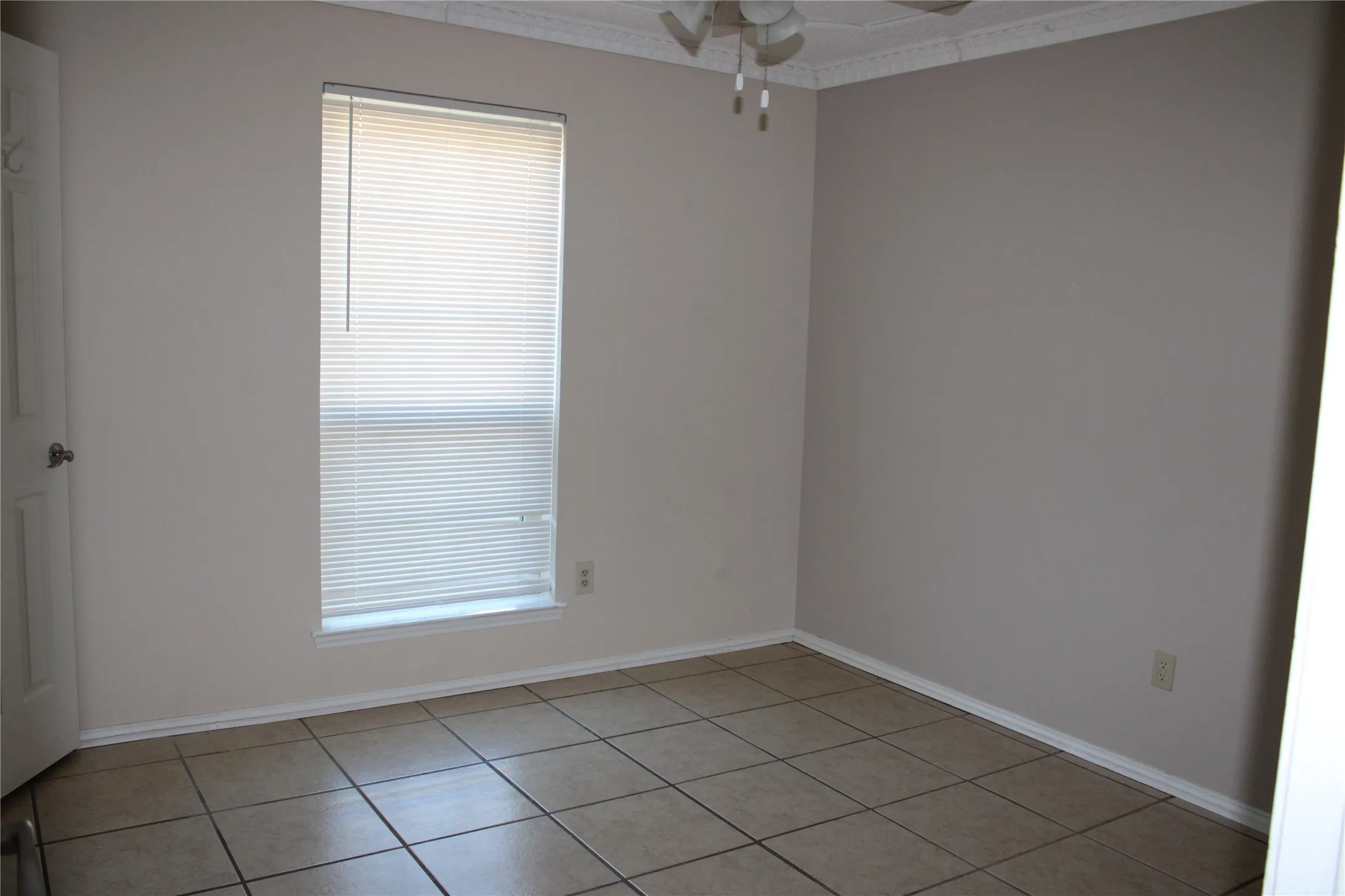 Duplex For Sale in Johnson County , 613 Renfro Street, Burleson, Texas 76028, 5 Bedroom, 4 Bathroom, 1 Garage spaces, 2,256 Sqft, built in 1981, Preowned, mls#21159866, Real Estate Agent in Burleson, Homes For Sale in Johnson county, Homes For Sale in Burleson, Realtor in Burleson Texas, Real Estate Brokerage Independent Realty Texas, Luminita Cordes Realtor