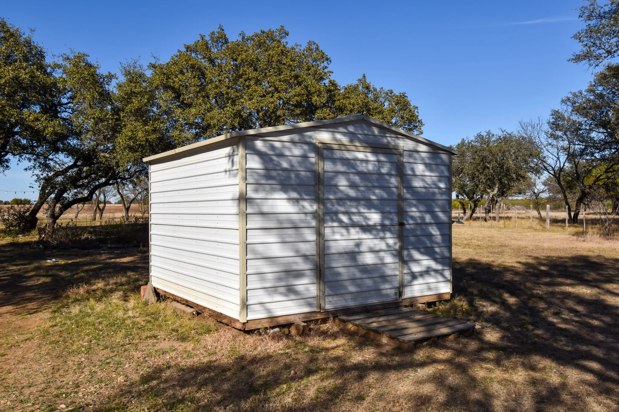 Mobile Home For Sale in Mc Culloch County , 1358 Fm 2315, Rochelle, Texas 76872, 3 Bedrooms, 2 Bathrooms, 2 Garage spaces, 1,560 Sqft, built in 2001, Price $350,000, mls#21159915, Real Estate Agent in Rochelle, Homes For Sale in Mc Culloch county, Homes For Sale in Rochelle, Realtor in Rochelle Texas, Real Estate Brokerage Independent Realty Texas, Luminita Cordes Realtor