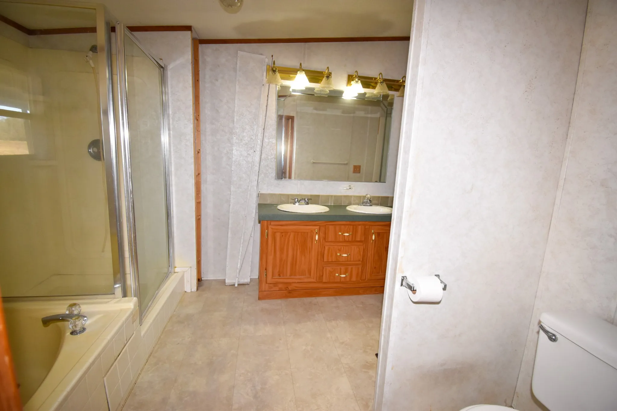 Mobile Home For Sale in Mc Culloch County , 1358 Fm 2315, Rochelle, Texas 76872, 3 Bedrooms, 2 Bathrooms, 2 Garage spaces, 1,560 Sqft, built in 2001, Price $350,000, mls#21159915, Real Estate Agent in Rochelle, Homes For Sale in Mc Culloch county, Homes For Sale in Rochelle, Realtor in Rochelle Texas, Real Estate Brokerage Independent Realty Texas, Luminita Cordes Realtor