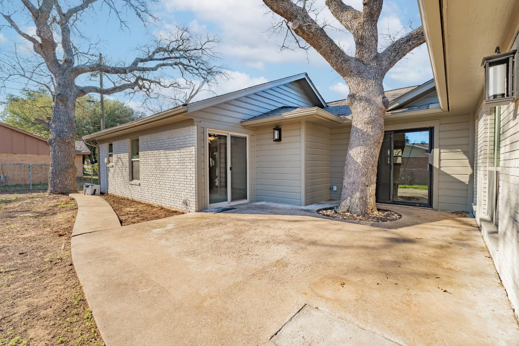 Single Family Residence For Sale in Palo Pinto County , 7 NW Ann Road, Mineral Wells, Texas 76067, 3 Bedroom, 2 Bathroom, 2 Garage spaces, 1,644 Sqft, built in 1965, Preowned, mls#21159535, Real Estate Agent in Mineral Wells, Homes For Sale in Palo Pinto county, Homes For Sale in Mineral Wells, Realtor in Mineral Wells Texas, Real Estate Brokerage Independent Realty Texas, Luminita Cordes Realtor