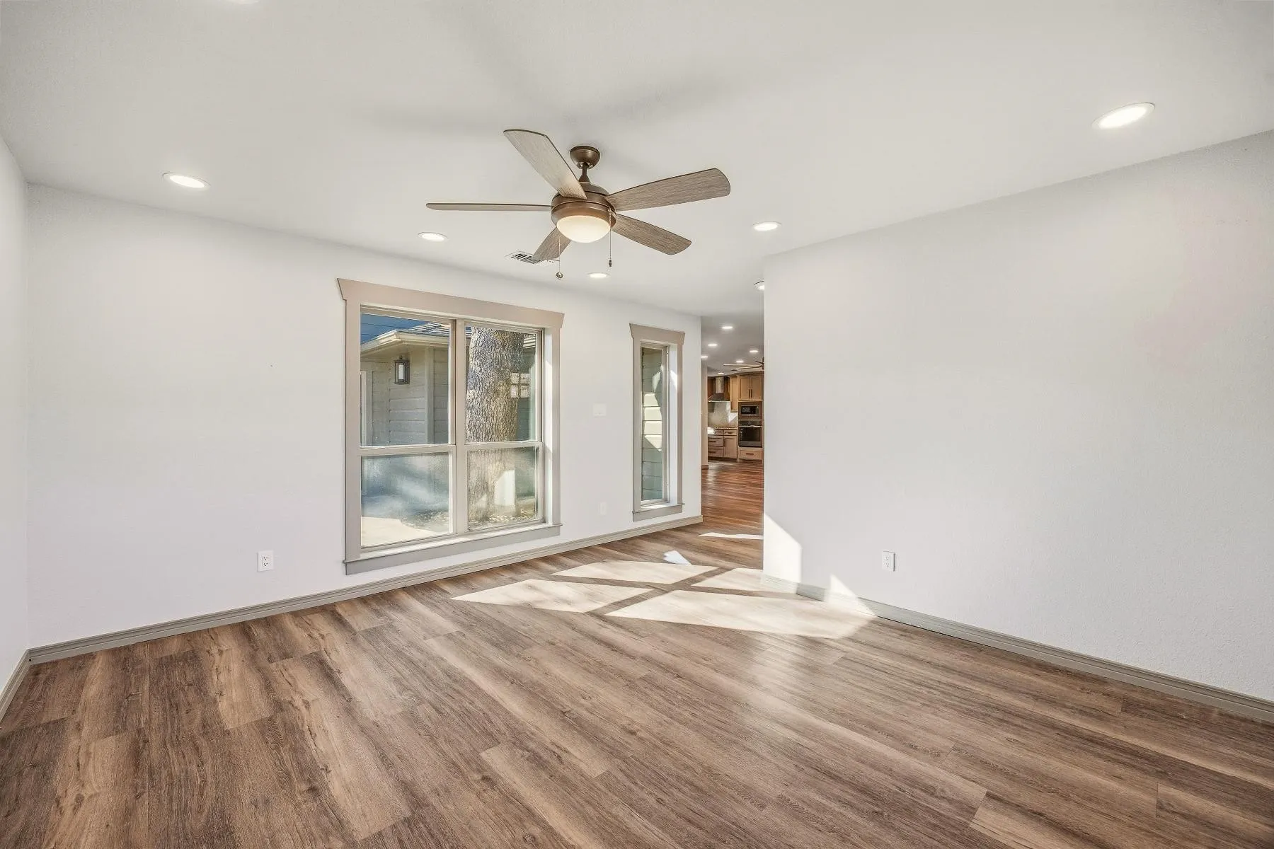 Single Family Residence For Sale in Palo Pinto County , 7 NW Ann Road, Mineral Wells, Texas 76067, 3 Bedroom, 2 Bathroom, 2 Garage spaces, 1,644 Sqft, built in 1965, Preowned, mls#21159535, Real Estate Agent in Mineral Wells, Homes For Sale in Palo Pinto county, Homes For Sale in Mineral Wells, Realtor in Mineral Wells Texas, Real Estate Brokerage Independent Realty Texas, Luminita Cordes Realtor