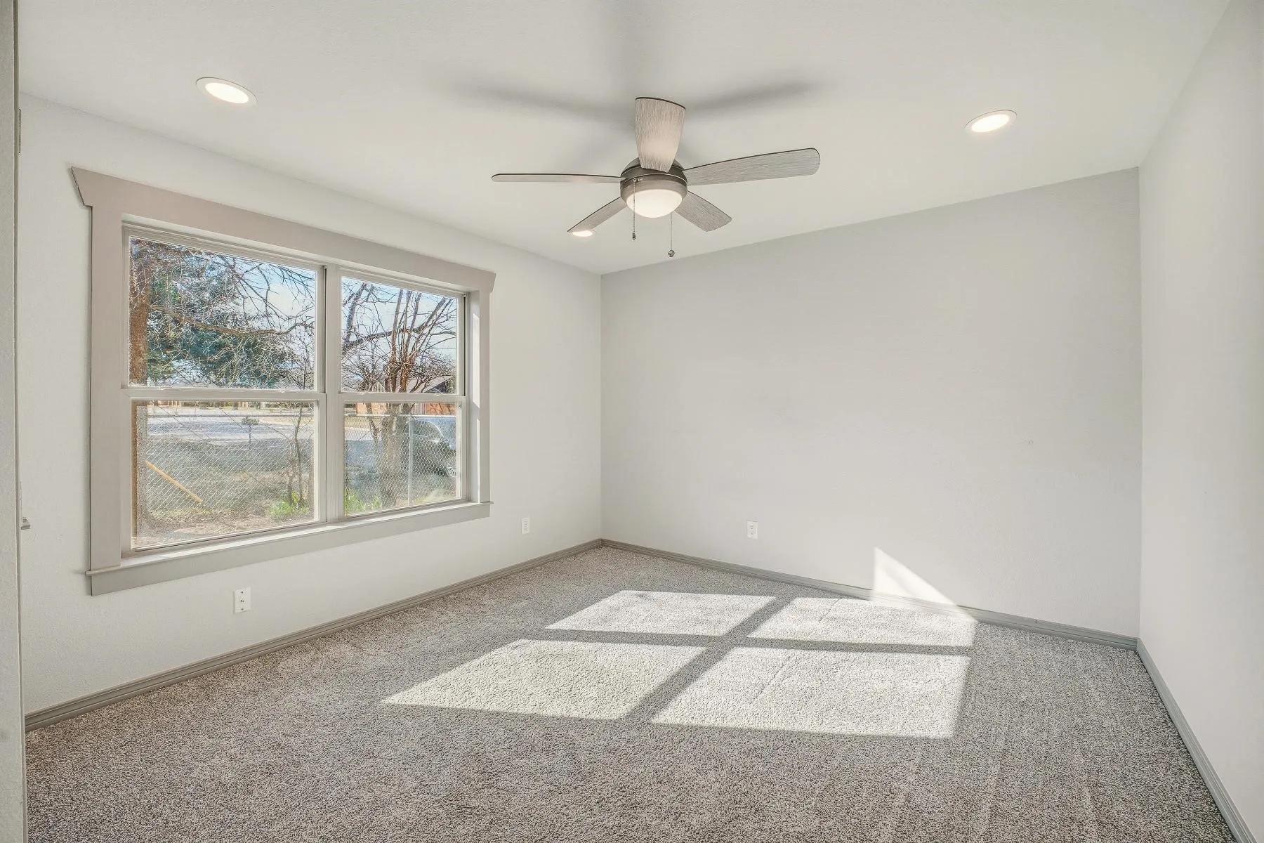 Single Family Residence For Sale in Palo Pinto County , 7 NW Ann Road, Mineral Wells, Texas 76067, 3 Bedroom, 2 Bathroom, 2 Garage spaces, 1,644 Sqft, built in 1965, Preowned, mls#21159535, Real Estate Agent in Mineral Wells, Homes For Sale in Palo Pinto county, Homes For Sale in Mineral Wells, Realtor in Mineral Wells Texas, Real Estate Brokerage Independent Realty Texas, Luminita Cordes Realtor