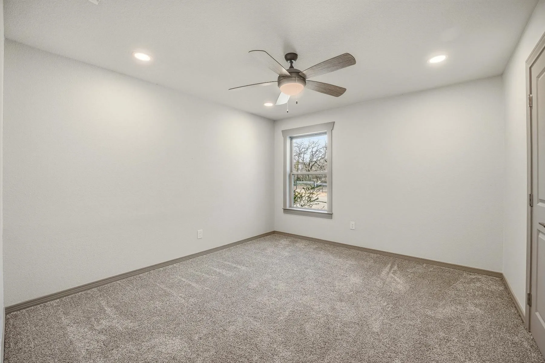 Single Family Residence For Sale in Palo Pinto County , 7 NW Ann Road, Mineral Wells, Texas 76067, 3 Bedroom, 2 Bathroom, 2 Garage spaces, 1,644 Sqft, built in 1965, Preowned, mls#21159535, Real Estate Agent in Mineral Wells, Homes For Sale in Palo Pinto county, Homes For Sale in Mineral Wells, Realtor in Mineral Wells Texas, Real Estate Brokerage Independent Realty Texas, Luminita Cordes Realtor