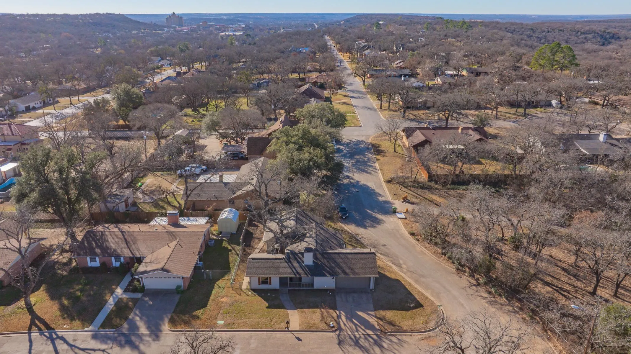 Single Family Residence For Sale in Palo Pinto County , 7 NW Ann Road, Mineral Wells, Texas 76067, 3 Bedroom, 2 Bathroom, 2 Garage spaces, 1,644 Sqft, built in 1965, Preowned, mls#21159535, Real Estate Agent in Mineral Wells, Homes For Sale in Palo Pinto county, Homes For Sale in Mineral Wells, Realtor in Mineral Wells Texas, Real Estate Brokerage Independent Realty Texas, Luminita Cordes Realtor
