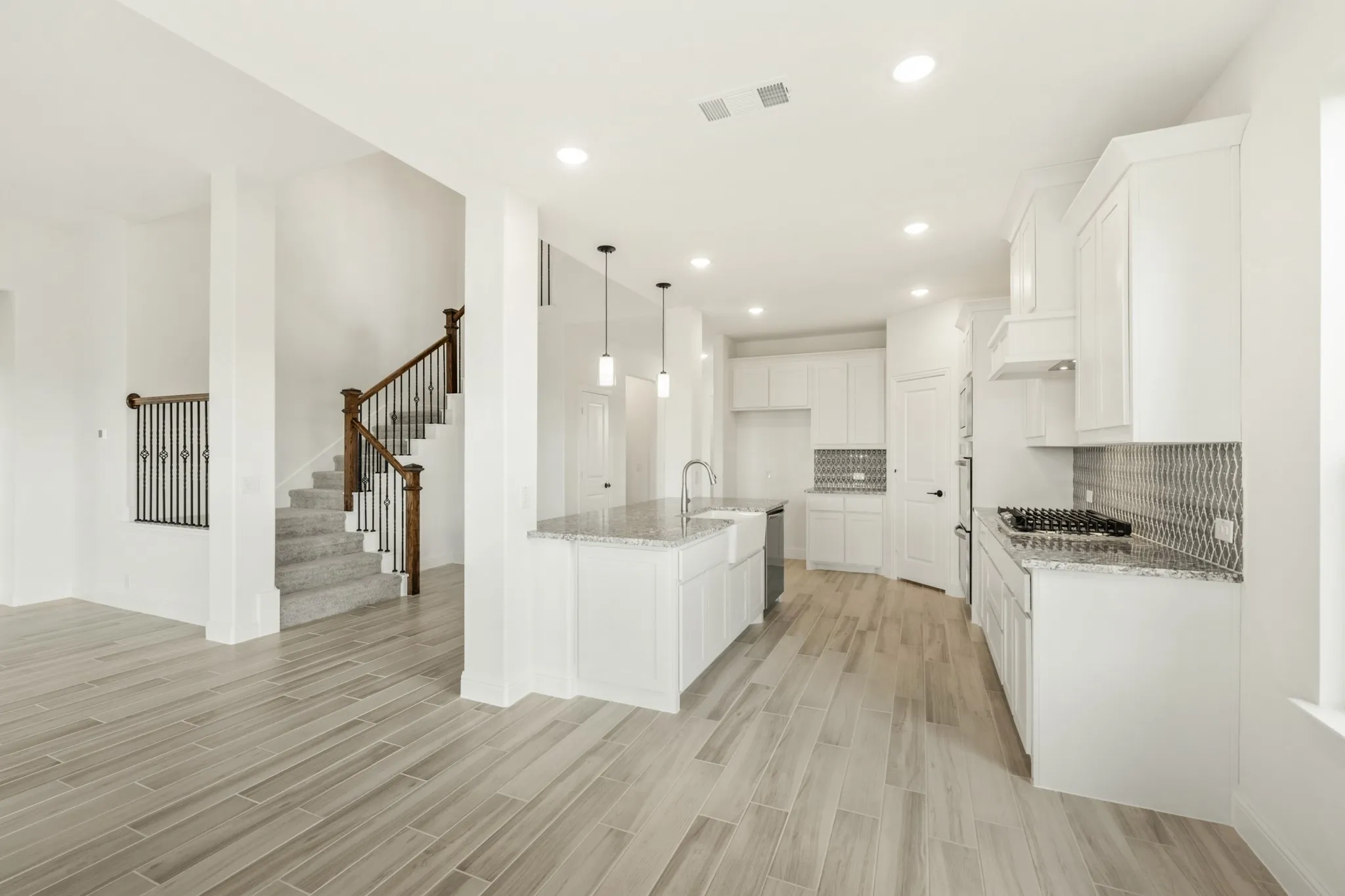 Single Family Residence For Sale in Ellis County , 925 Cannes Drive, Red Oak, Texas 75154, 4 Bedroom, 4 Bathroom, 2 Garage spaces, 3,436 Sqft, built in 2025, New Construction - Complete, mls#21160000, Real Estate Agent in Red Oak, Homes For Sale in Ellis county, Homes For Sale in Red Oak, Realtor in Red Oak Texas, Real Estate Brokerage Independent Realty Texas, Luminita Cordes Realtor