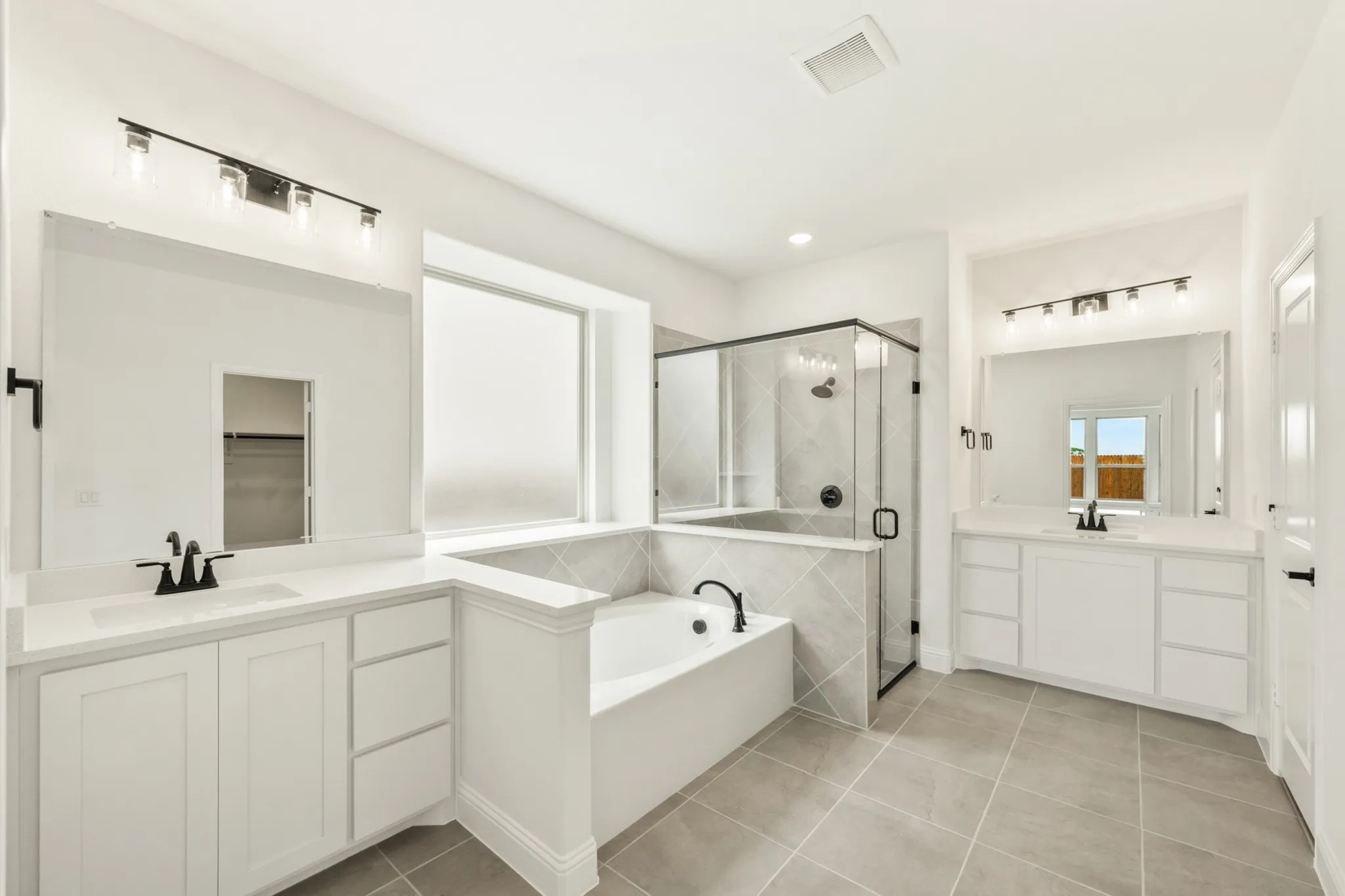 Single Family Residence For Sale in Ellis County , 925 Cannes Drive, Red Oak, Texas 75154, 4 Bedroom, 4 Bathroom, 2 Garage spaces, 3,436 Sqft, built in 2025, New Construction - Complete, mls#21160000, Real Estate Agent in Red Oak, Homes For Sale in Ellis county, Homes For Sale in Red Oak, Realtor in Red Oak Texas, Real Estate Brokerage Independent Realty Texas, Luminita Cordes Realtor