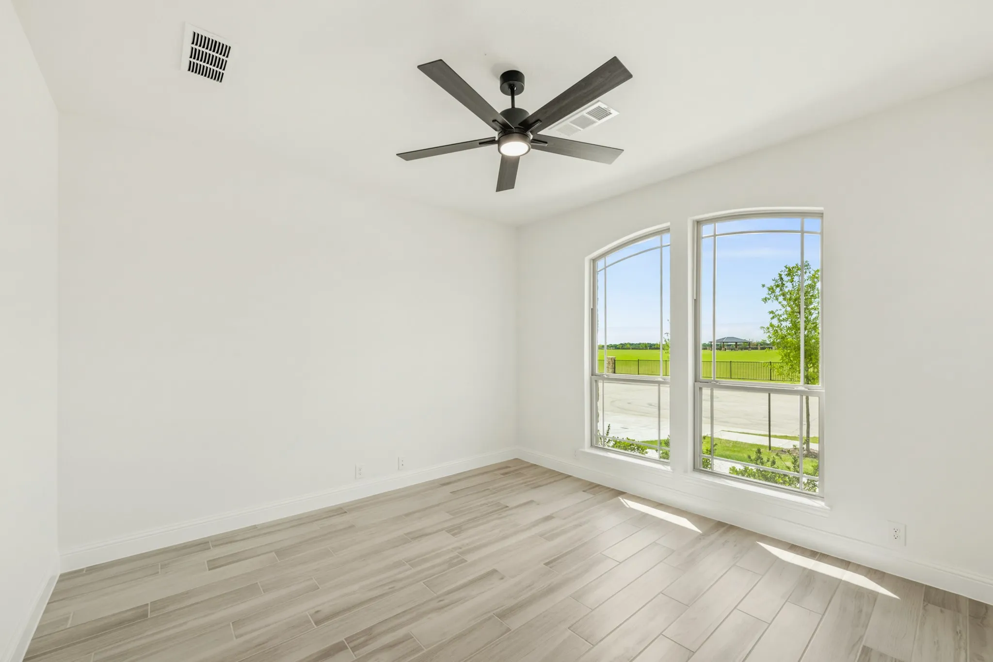 Single Family Residence For Sale in Ellis County , 925 Cannes Drive, Red Oak, Texas 75154, 4 Bedroom, 4 Bathroom, 2 Garage spaces, 3,436 Sqft, built in 2025, New Construction - Complete, mls#21160000, Real Estate Agent in Red Oak, Homes For Sale in Ellis county, Homes For Sale in Red Oak, Realtor in Red Oak Texas, Real Estate Brokerage Independent Realty Texas, Luminita Cordes Realtor