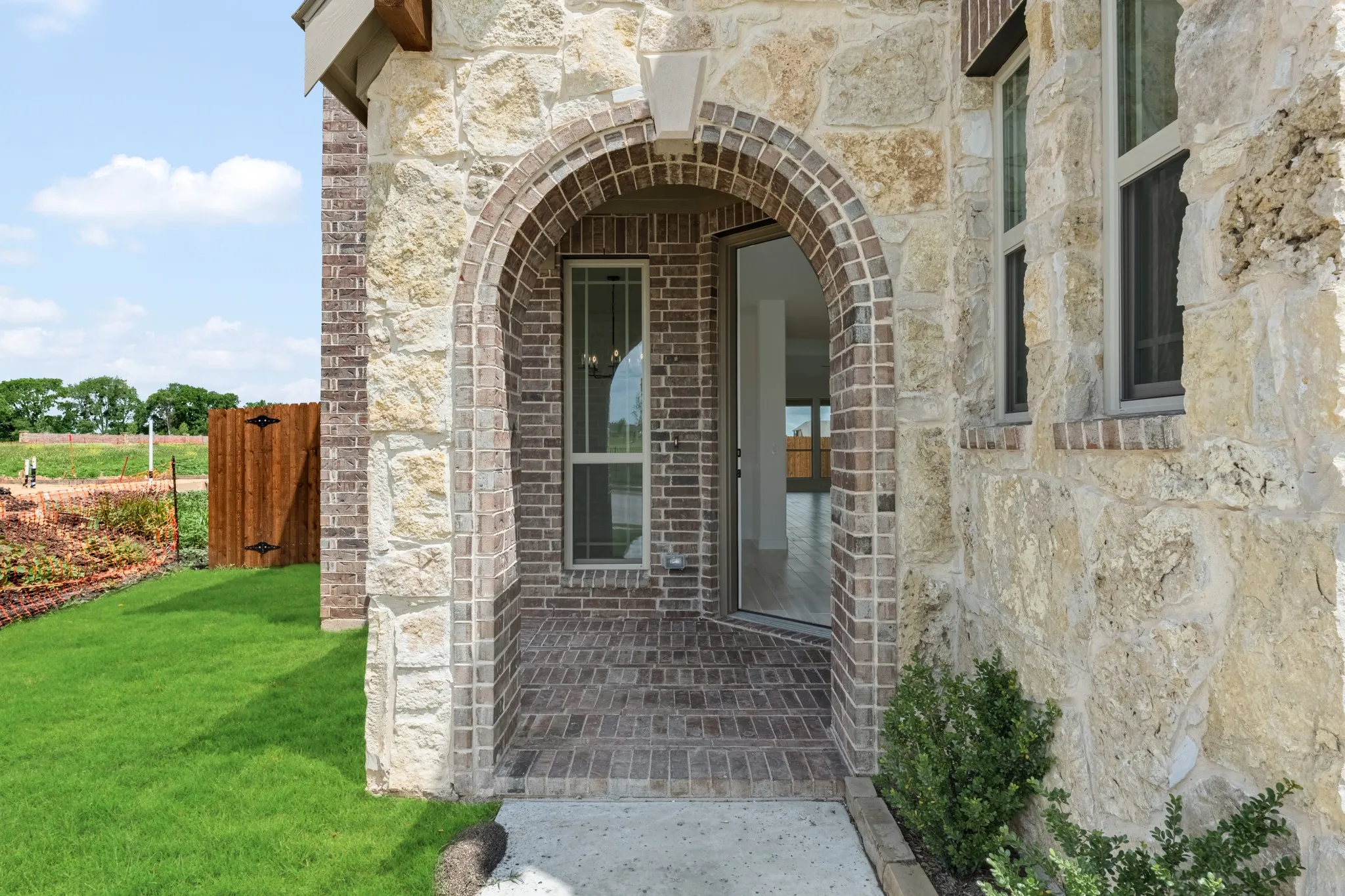 Single Family Residence For Sale in Ellis County , 925 Cannes Drive, Red Oak, Texas 75154, 4 Bedroom, 4 Bathroom, 2 Garage spaces, 3,436 Sqft, built in 2025, New Construction - Complete, mls#21160000, Real Estate Agent in Red Oak, Homes For Sale in Ellis county, Homes For Sale in Red Oak, Realtor in Red Oak Texas, Real Estate Brokerage Independent Realty Texas, Luminita Cordes Realtor