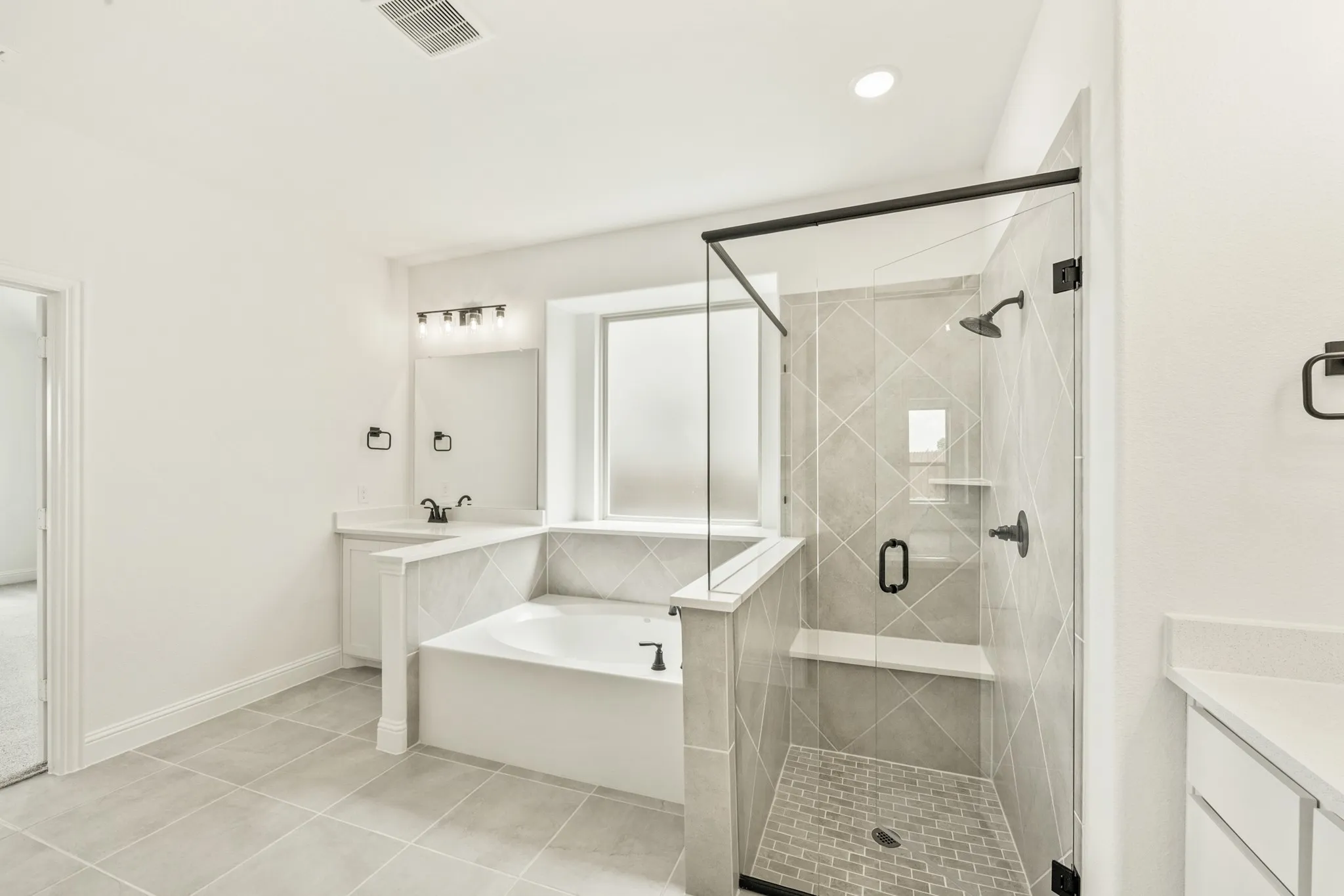 Single Family Residence For Sale in Ellis County , 925 Cannes Drive, Red Oak, Texas 75154, 4 Bedroom, 4 Bathroom, 2 Garage spaces, 3,436 Sqft, built in 2025, New Construction - Complete, mls#21160000, Real Estate Agent in Red Oak, Homes For Sale in Ellis county, Homes For Sale in Red Oak, Realtor in Red Oak Texas, Real Estate Brokerage Independent Realty Texas, Luminita Cordes Realtor