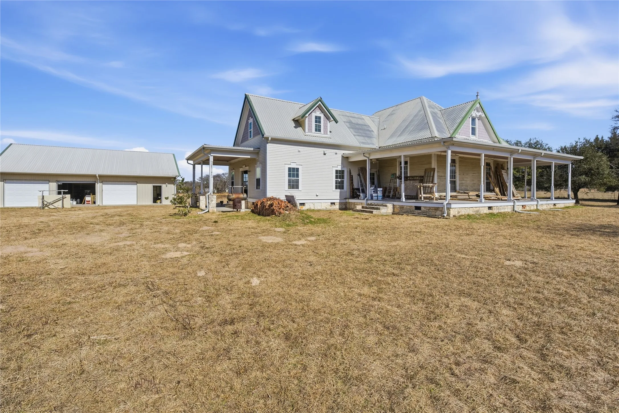 Single Family Residence For Sale in Van Zandt County , 8640 State Highway 198, Canton, Texas 75103, 3 Bedrooms, 3 Bathrooms, 3 Garage spaces, 2,100 Sqft, built in 1940, Preowned, Price $899,900, mls#21159578, Real Estate Agent in Canton, Homes For Sale in Van Zandt county, Homes For Sale in Canton, Realtor in Canton Texas, Real Estate Brokerage Independent Realty Texas, Luminita Cordes Realtor