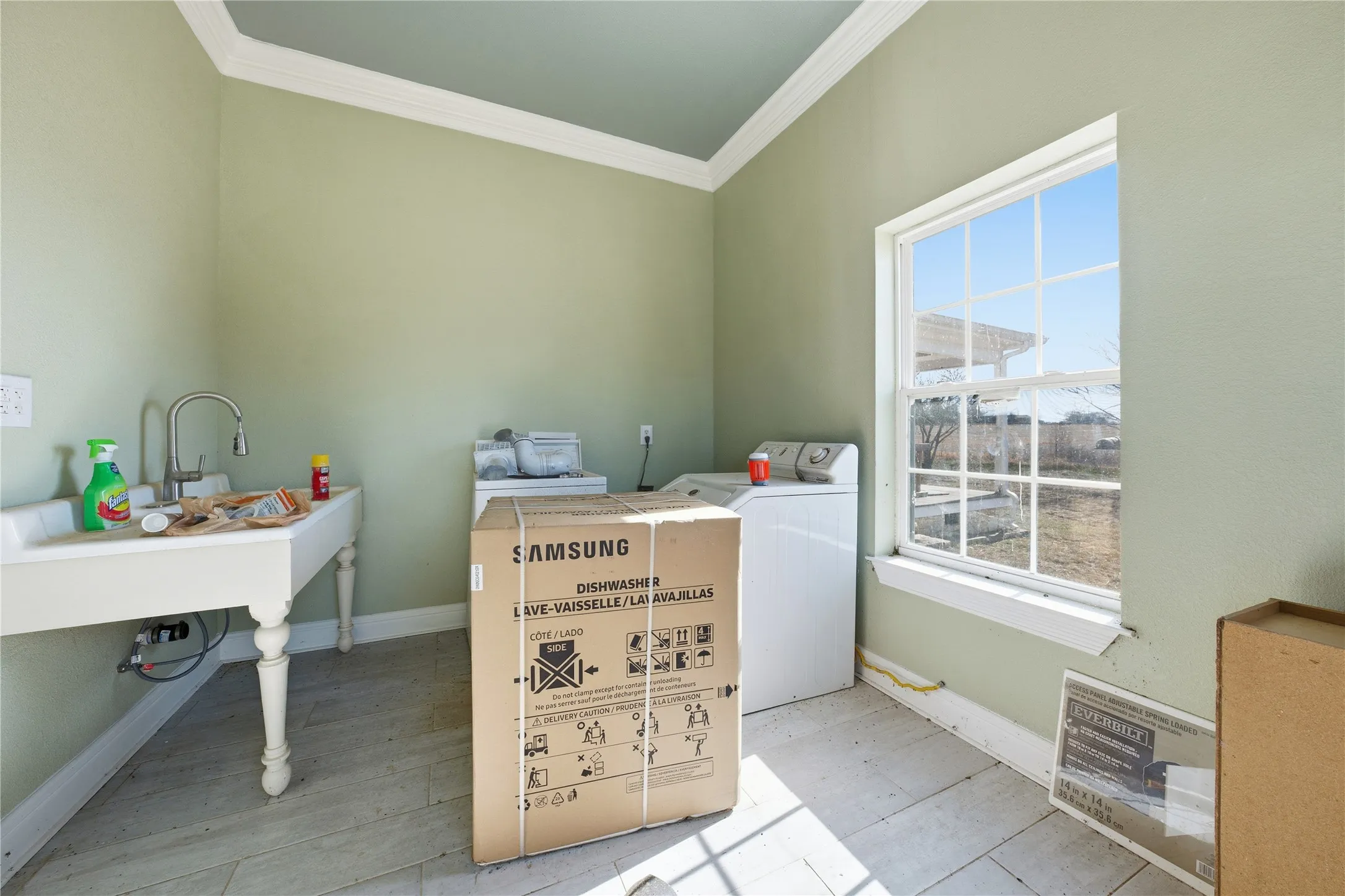 Single Family Residence For Sale in Van Zandt County , 8640 State Highway 198, Canton, Texas 75103, 3 Bedrooms, 3 Bathrooms, 3 Garage spaces, 2,100 Sqft, built in 1940, Preowned, Price $899,900, mls#21159578, Real Estate Agent in Canton, Homes For Sale in Van Zandt county, Homes For Sale in Canton, Realtor in Canton Texas, Real Estate Brokerage Independent Realty Texas, Luminita Cordes Realtor